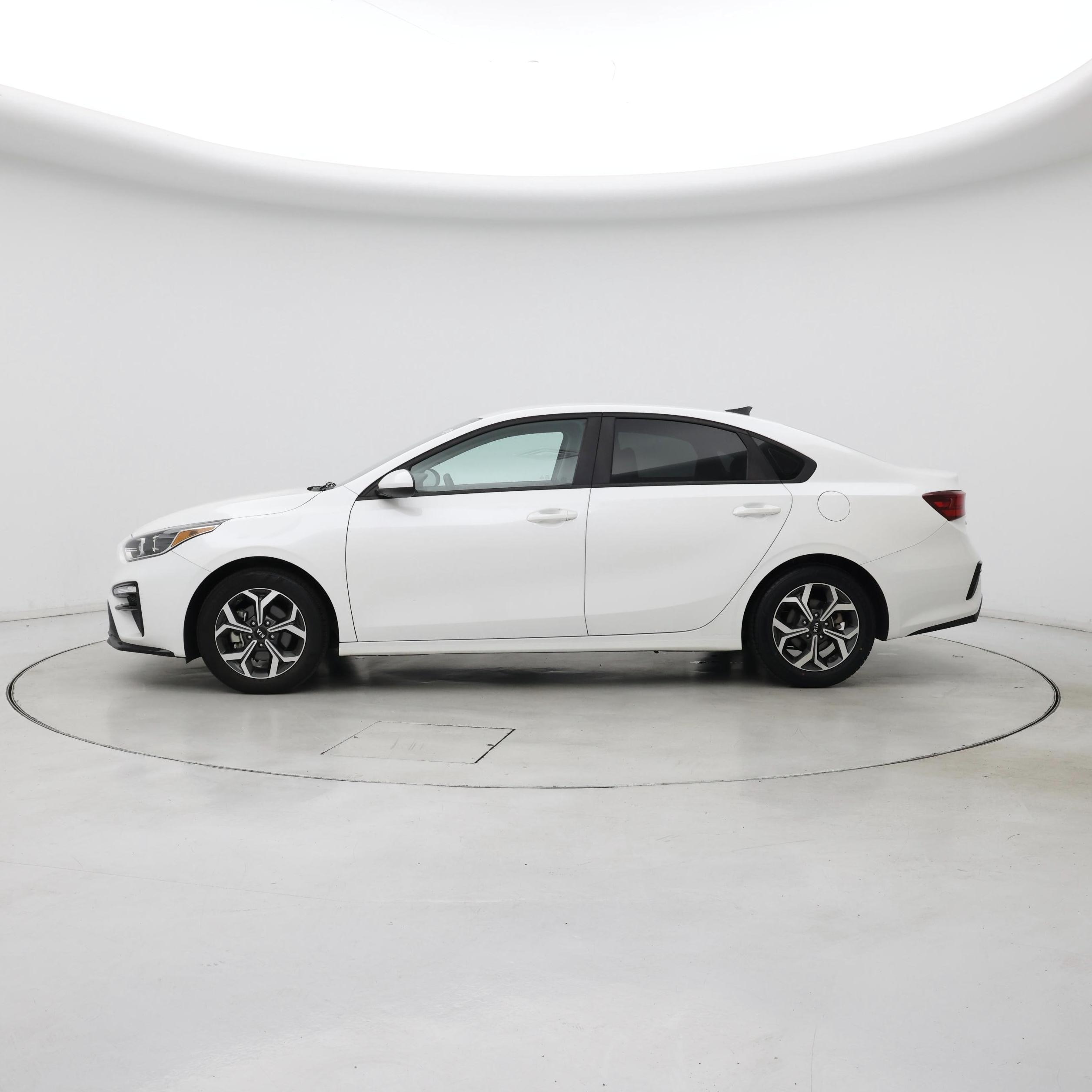 Thumbnail: 2021 Kia Forte - 3