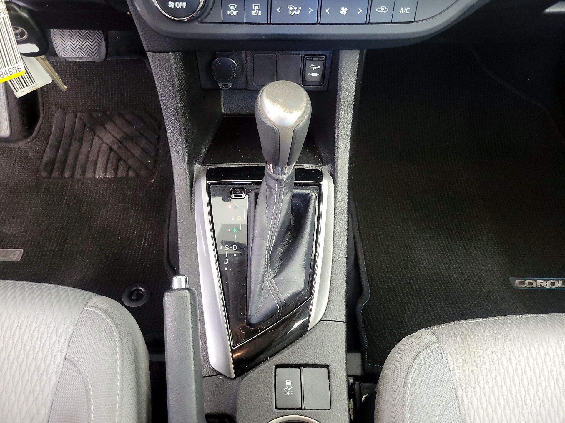 Thumbnail: 2014 Toyota Corolla - 18