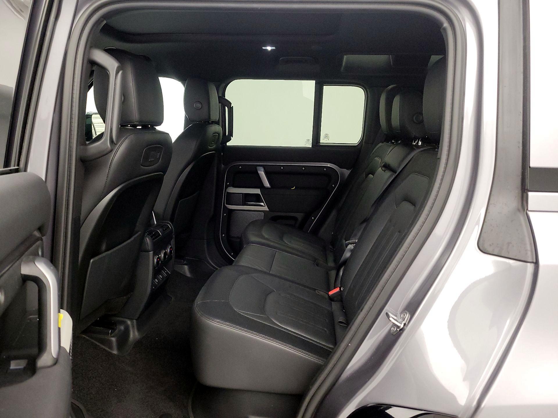 Thumbnail: 2022 Land Rover Defender - 19