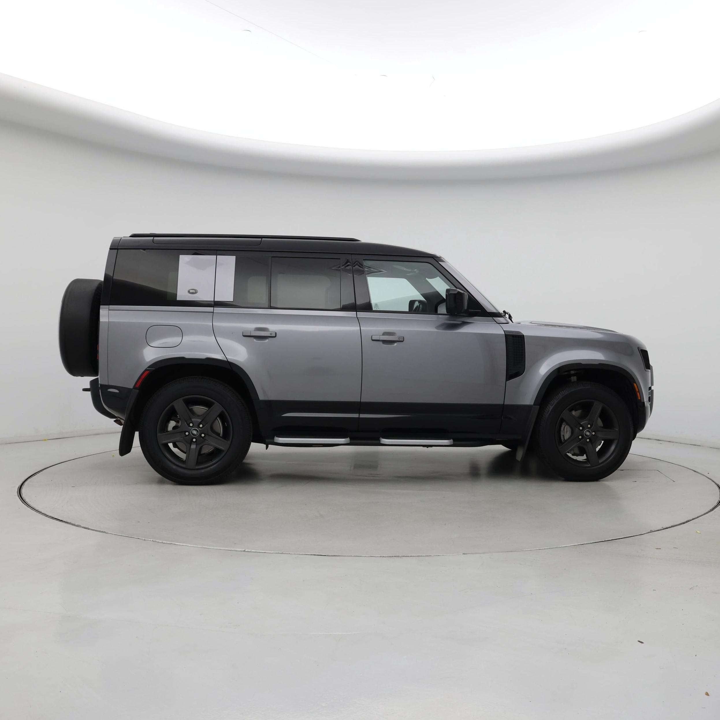 Thumbnail: 2022 Land Rover Defender - 7