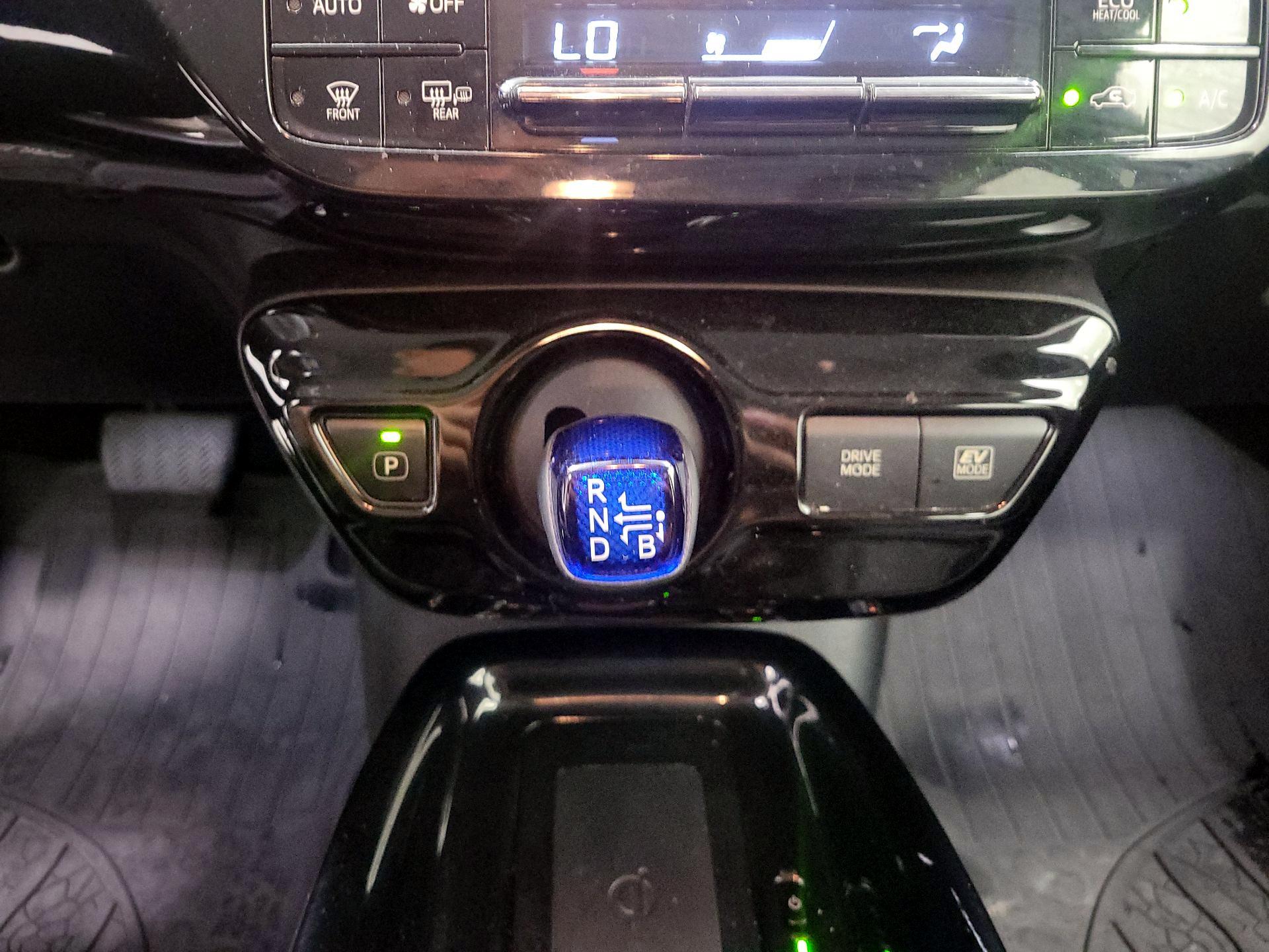 Thumbnail: 2018 Toyota Prius - 16