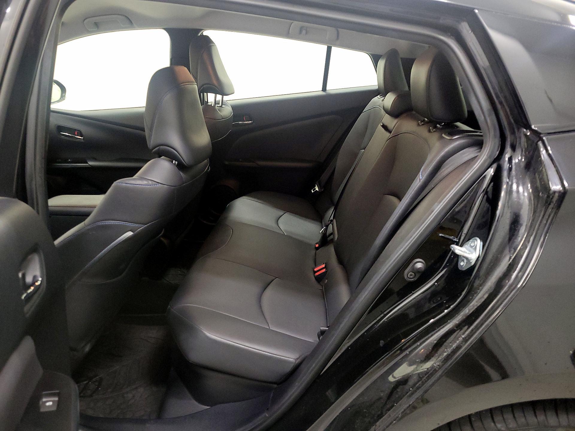 Thumbnail: 2018 Toyota Prius - 17