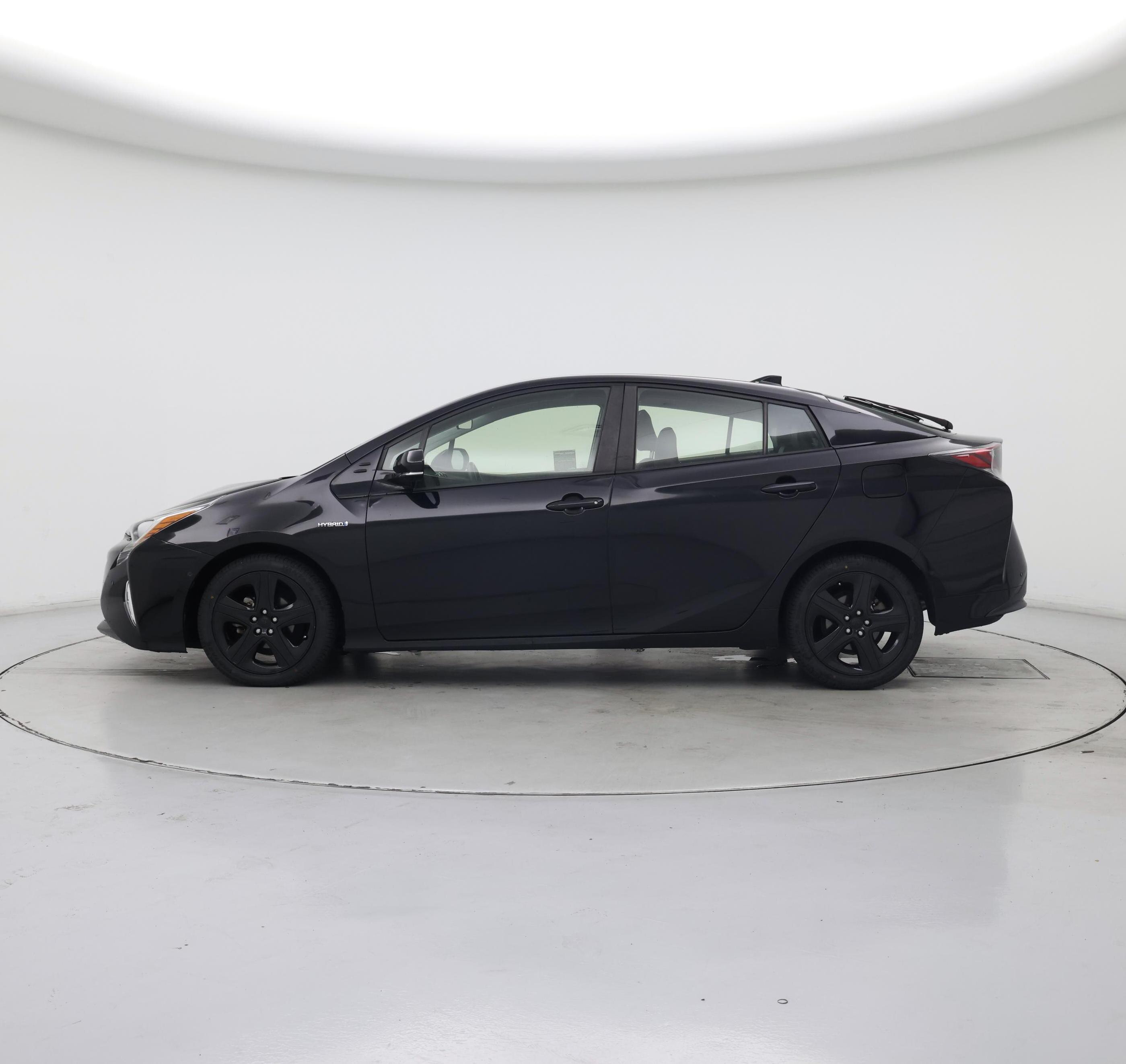 Thumbnail: 2018 Toyota Prius - 3