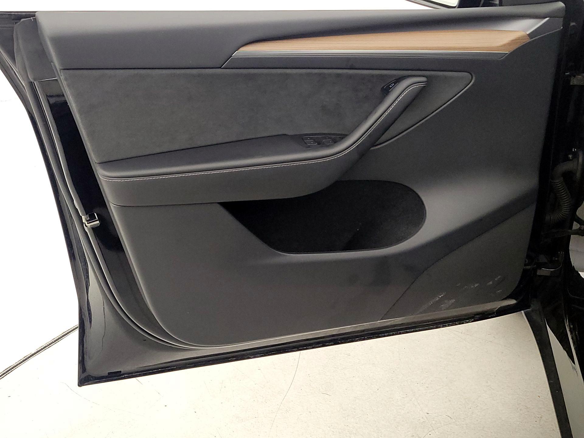 Thumbnail: 2023 Tesla Model Y - 12