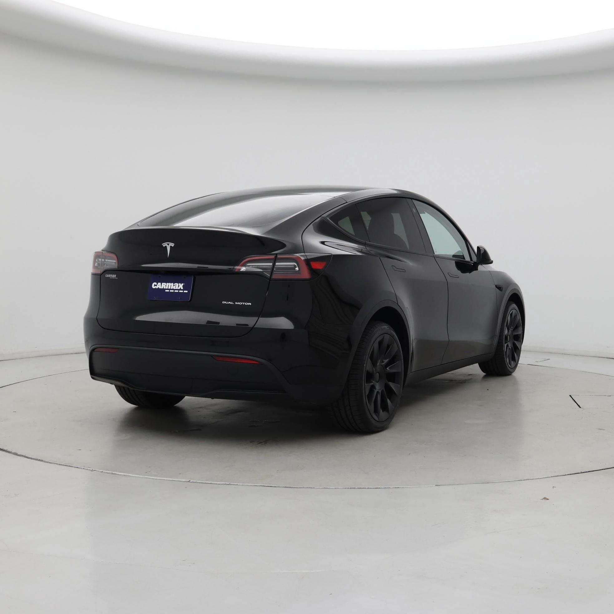 Thumbnail: 2023 Tesla Model Y - 8