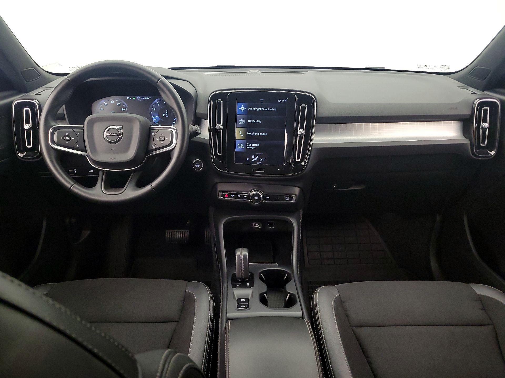 Thumbnail: 2020 Volvo XC40 - 9
