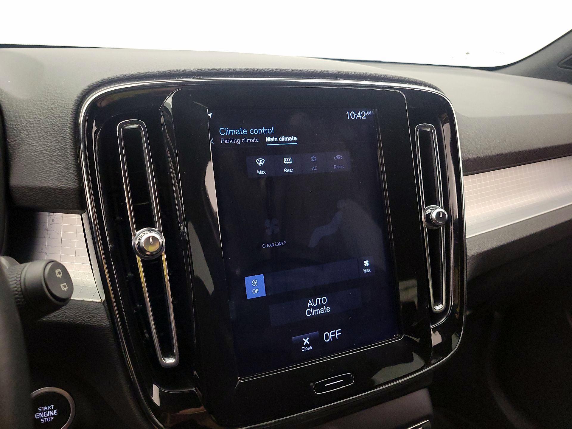 Thumbnail: 2020 Volvo XC40 - 16