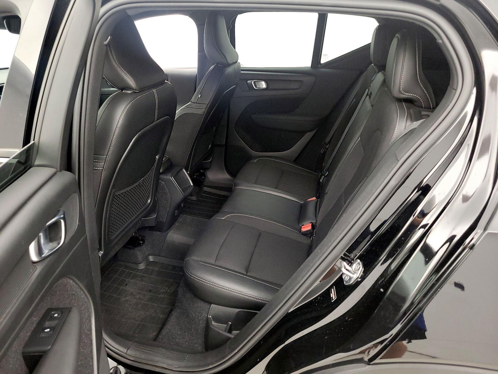 Thumbnail: 2020 Volvo XC40 - 19