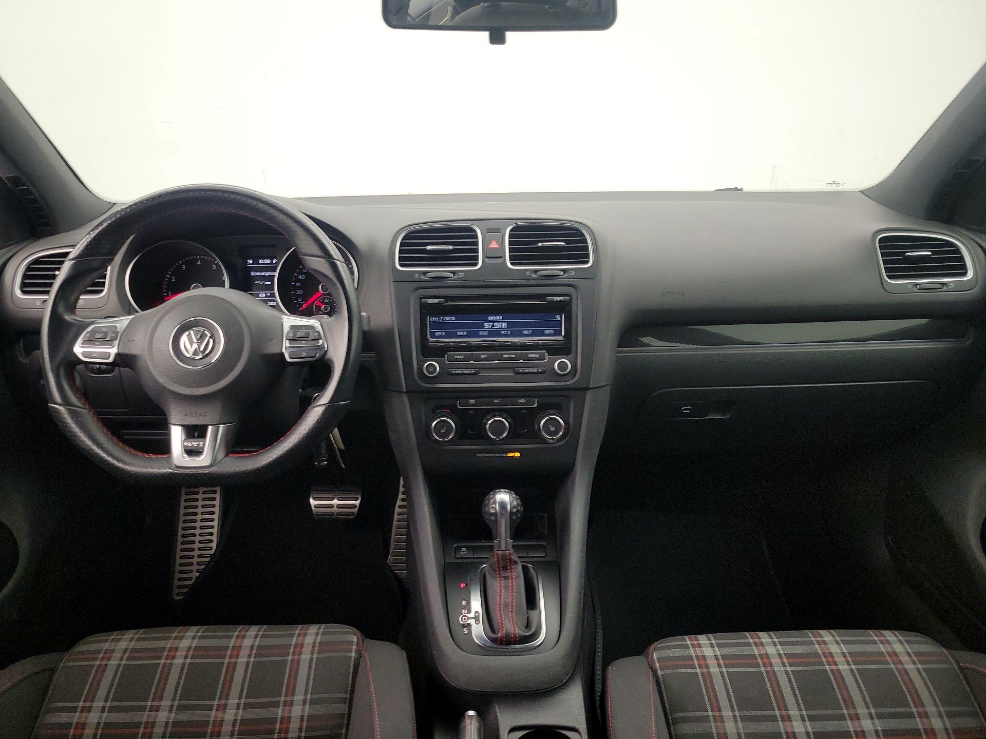 Thumbnail: 2014 Volkswagen Golf - 9