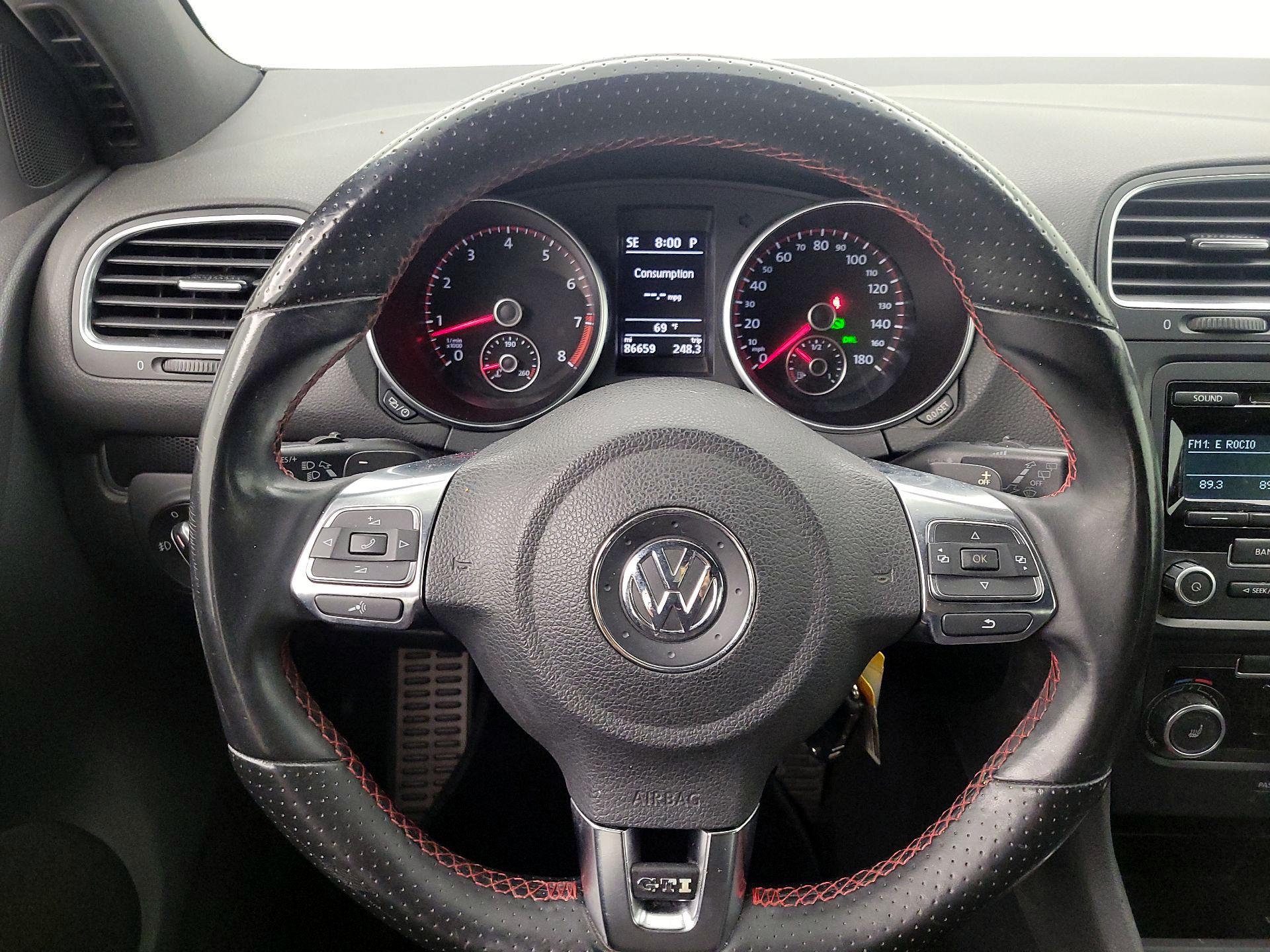 Thumbnail: 2014 Volkswagen Golf - 10