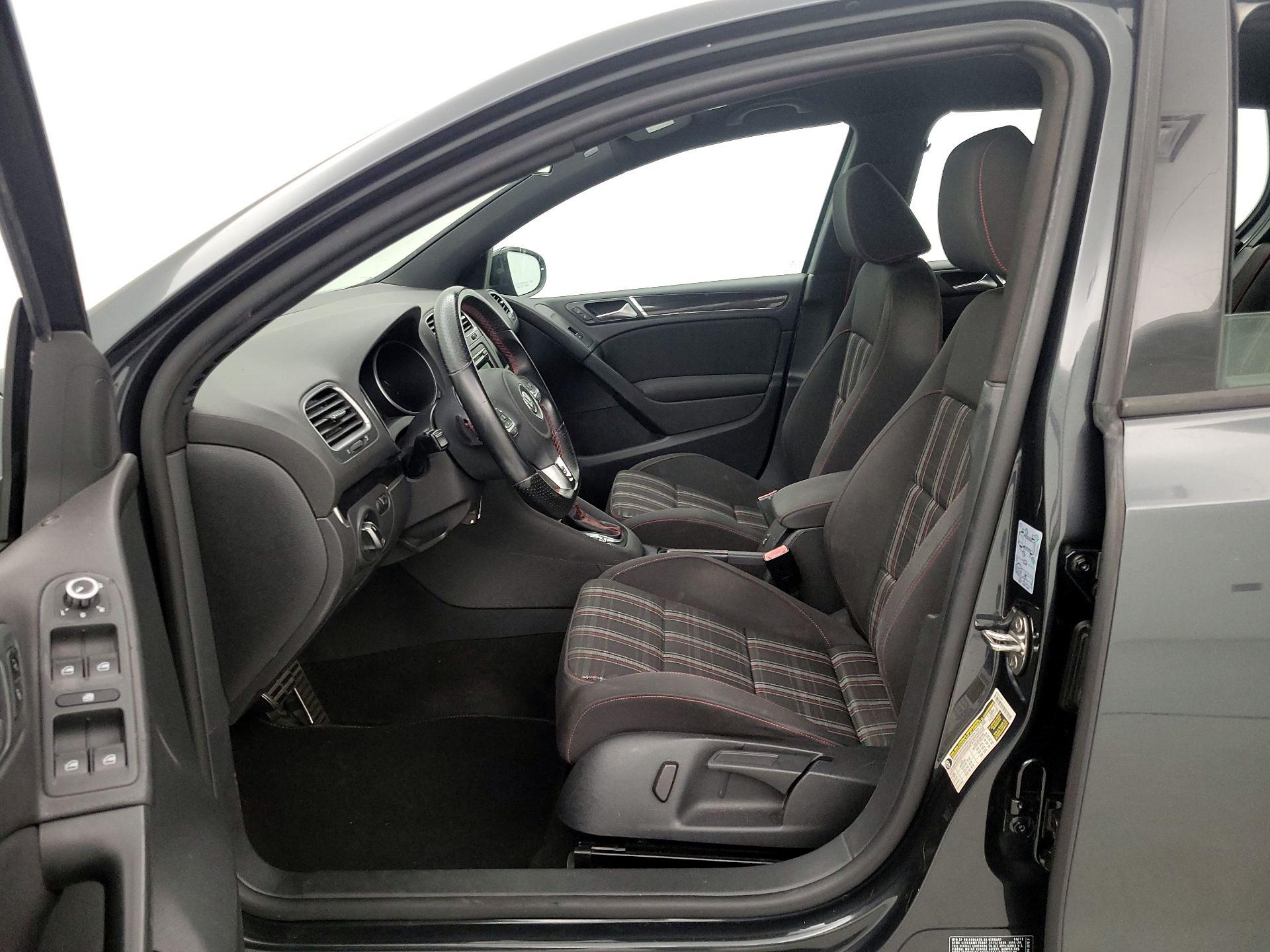 Thumbnail: 2014 Volkswagen Golf - 11