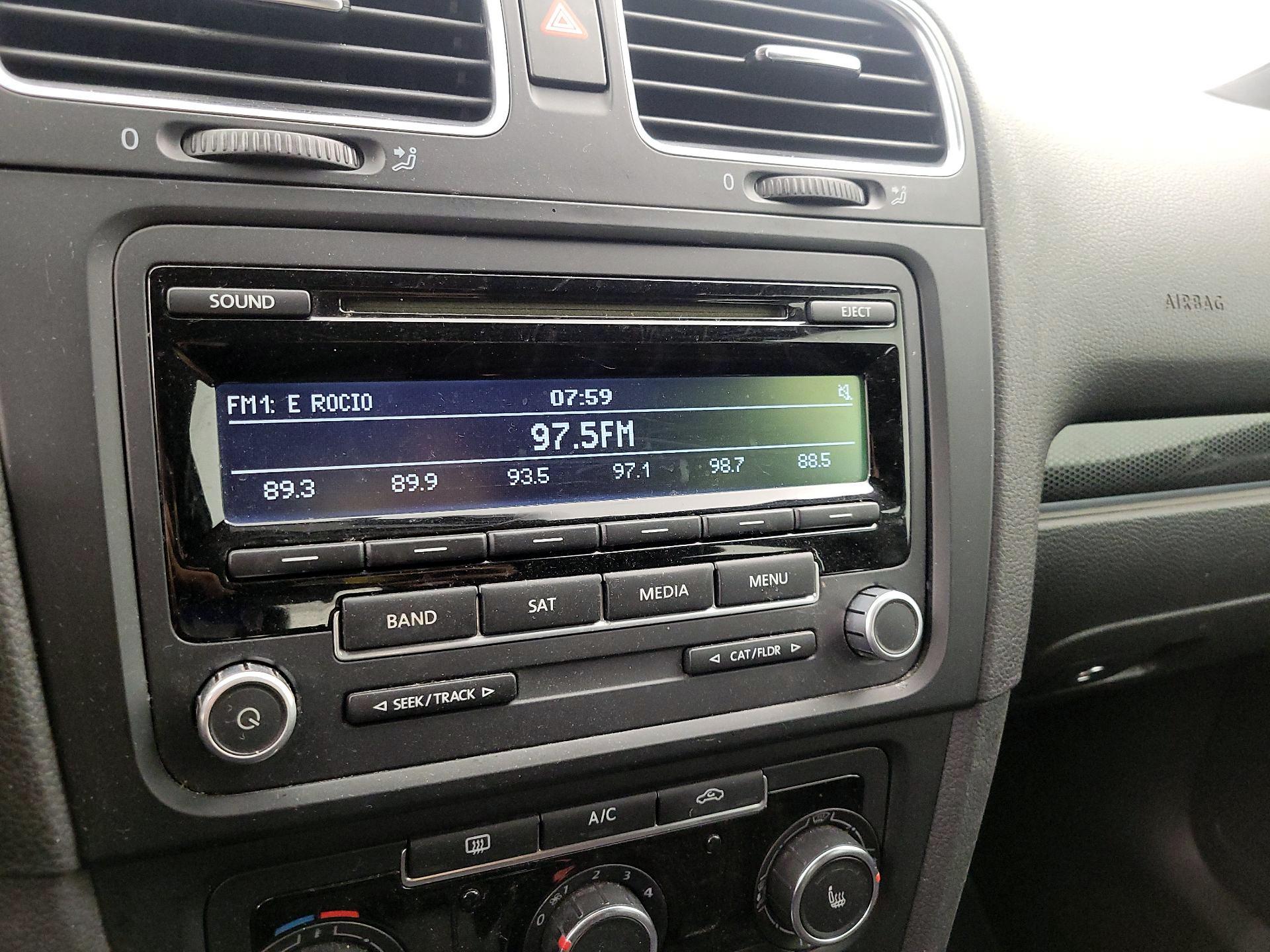 Thumbnail: 2014 Volkswagen Golf - 14