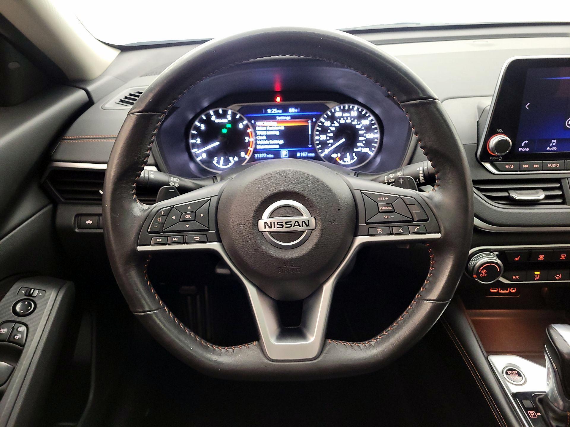 Thumbnail: 2022 Nissan Altima - 10
