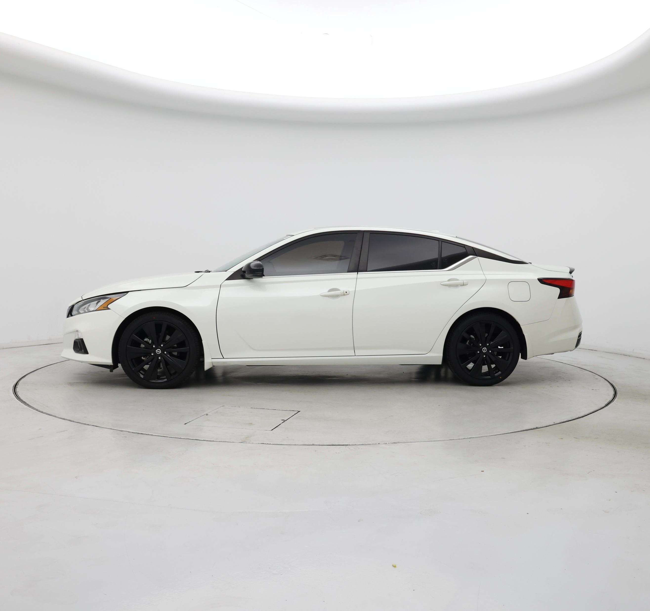 Thumbnail: 2022 Nissan Altima - 3