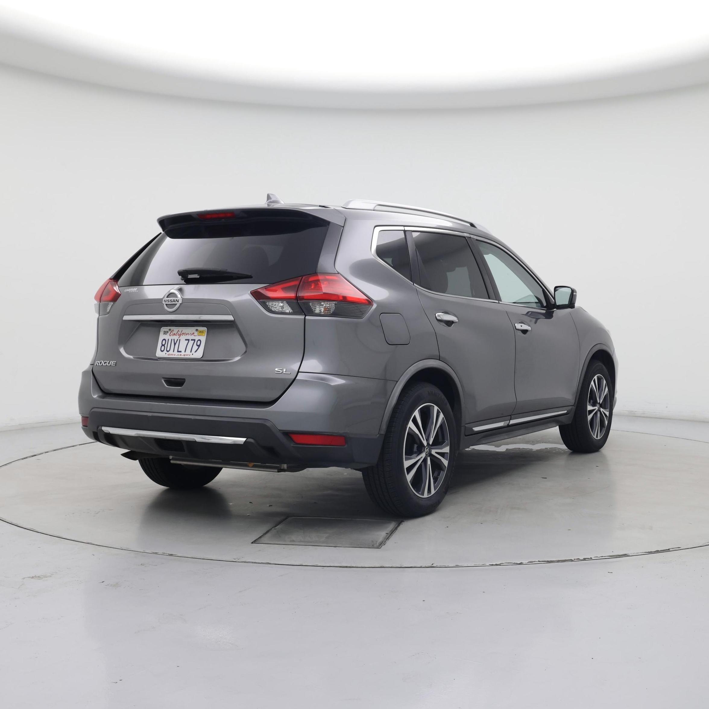 Thumbnail: 2017 Nissan Rogue - 8