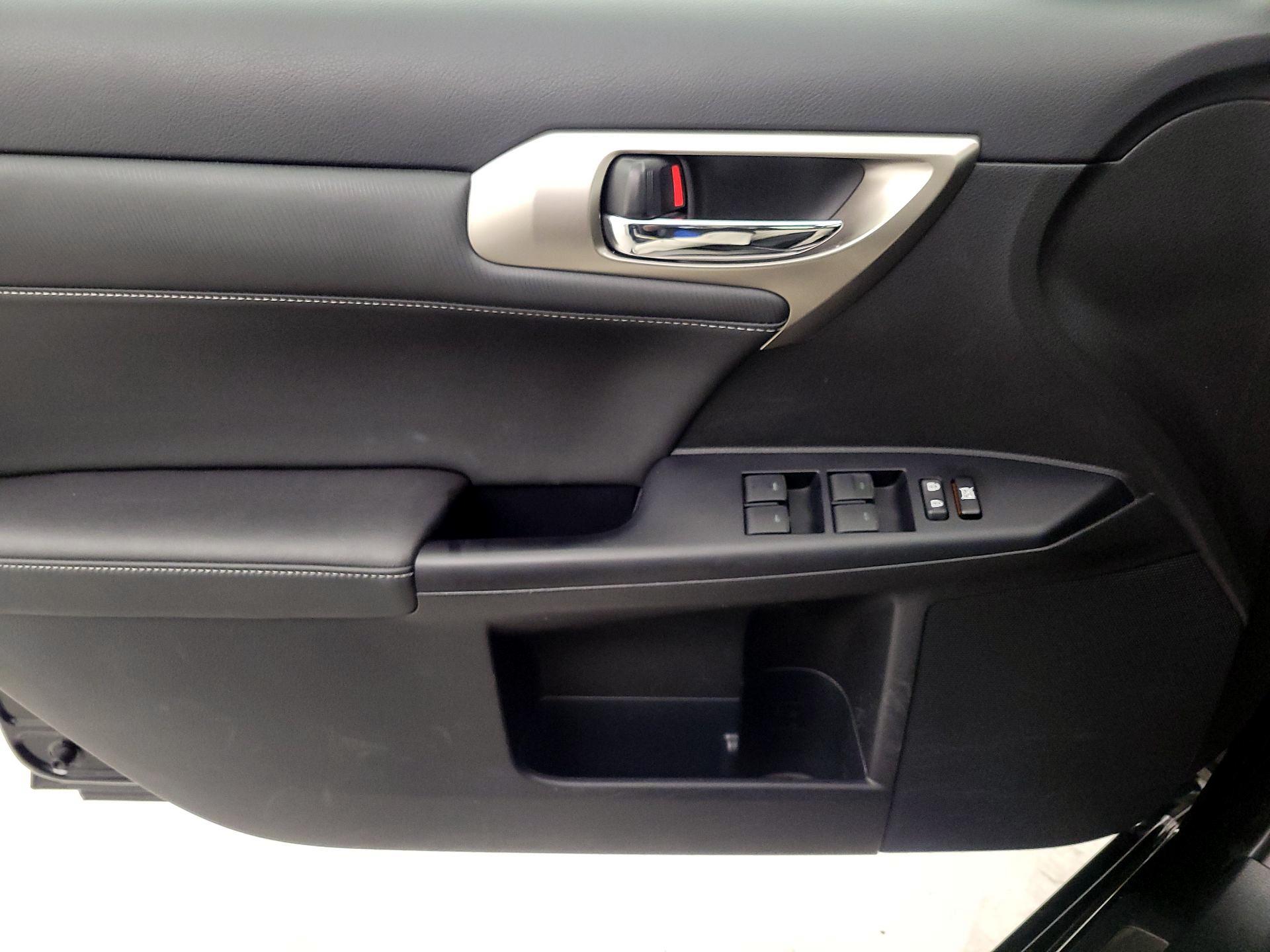 Thumbnail: 2014 Lexus CT - 12