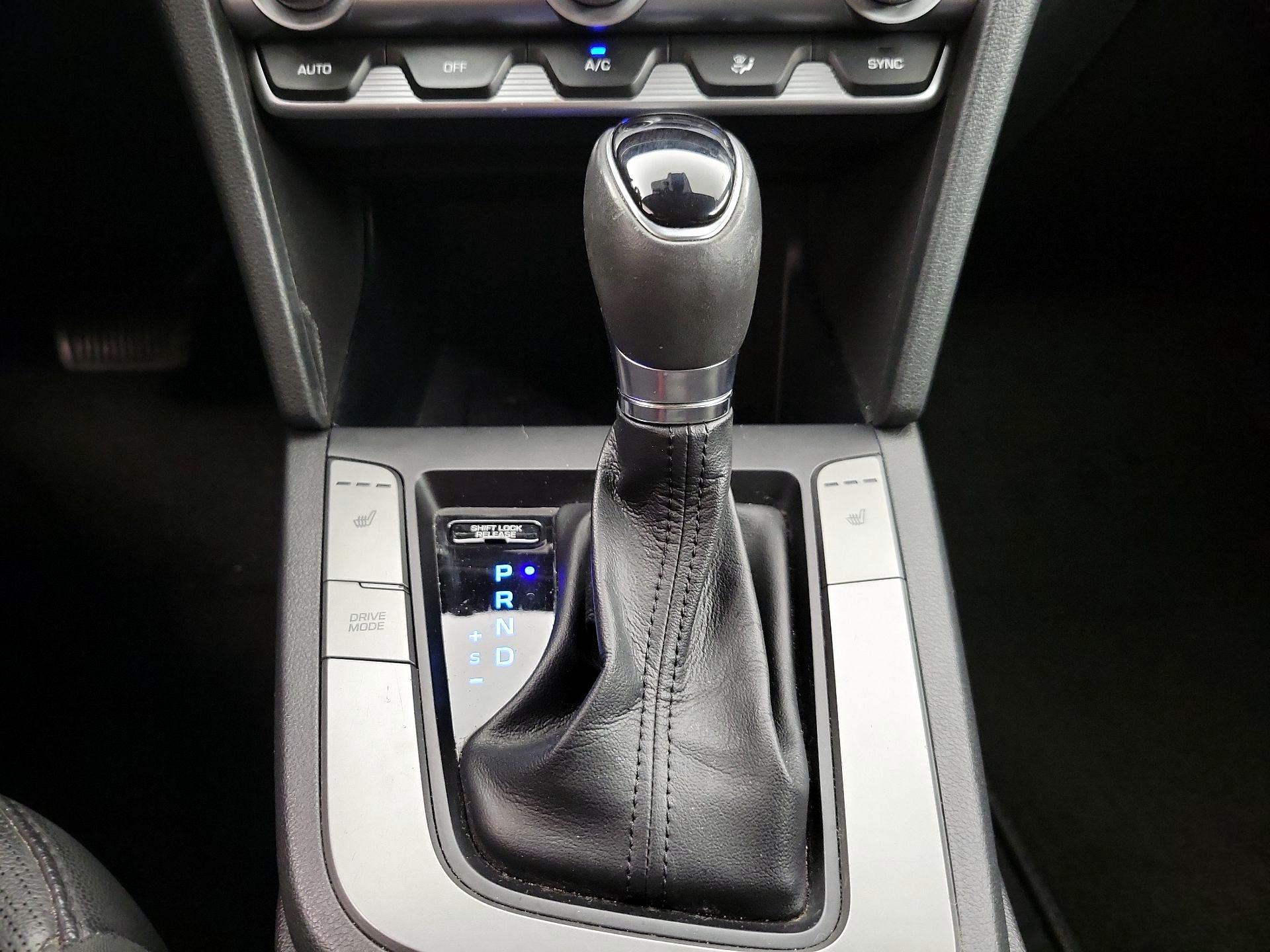 Thumbnail: 2020 Hyundai Elantra - 17