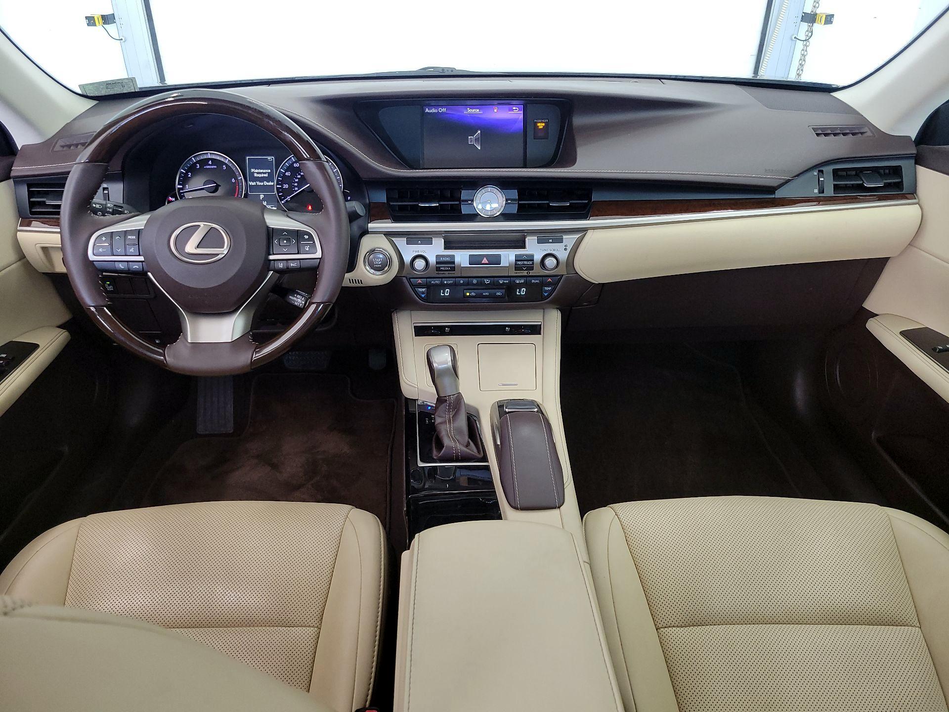 Thumbnail: 2018 Lexus ES - 9