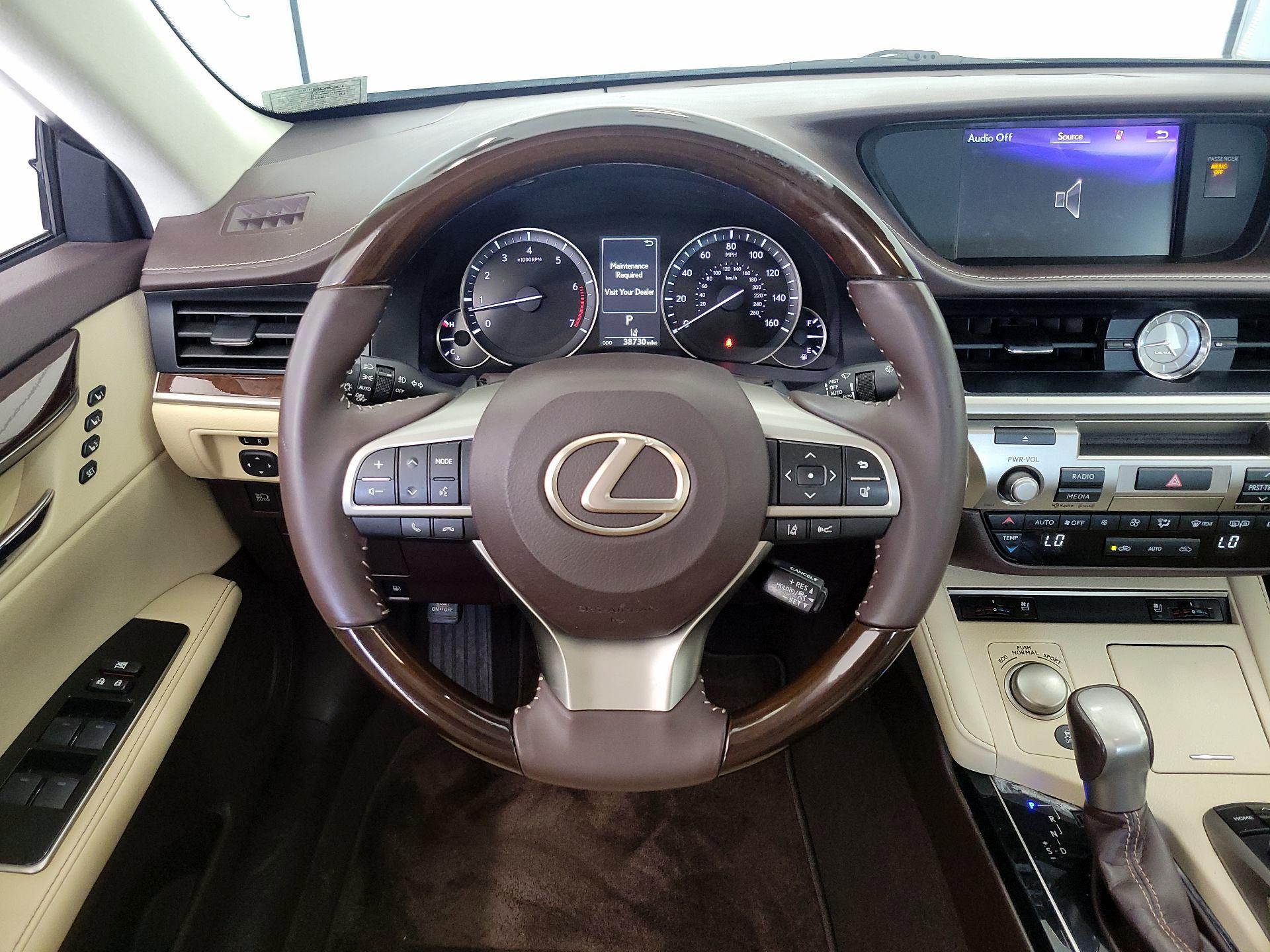 Thumbnail: 2018 Lexus ES - 10