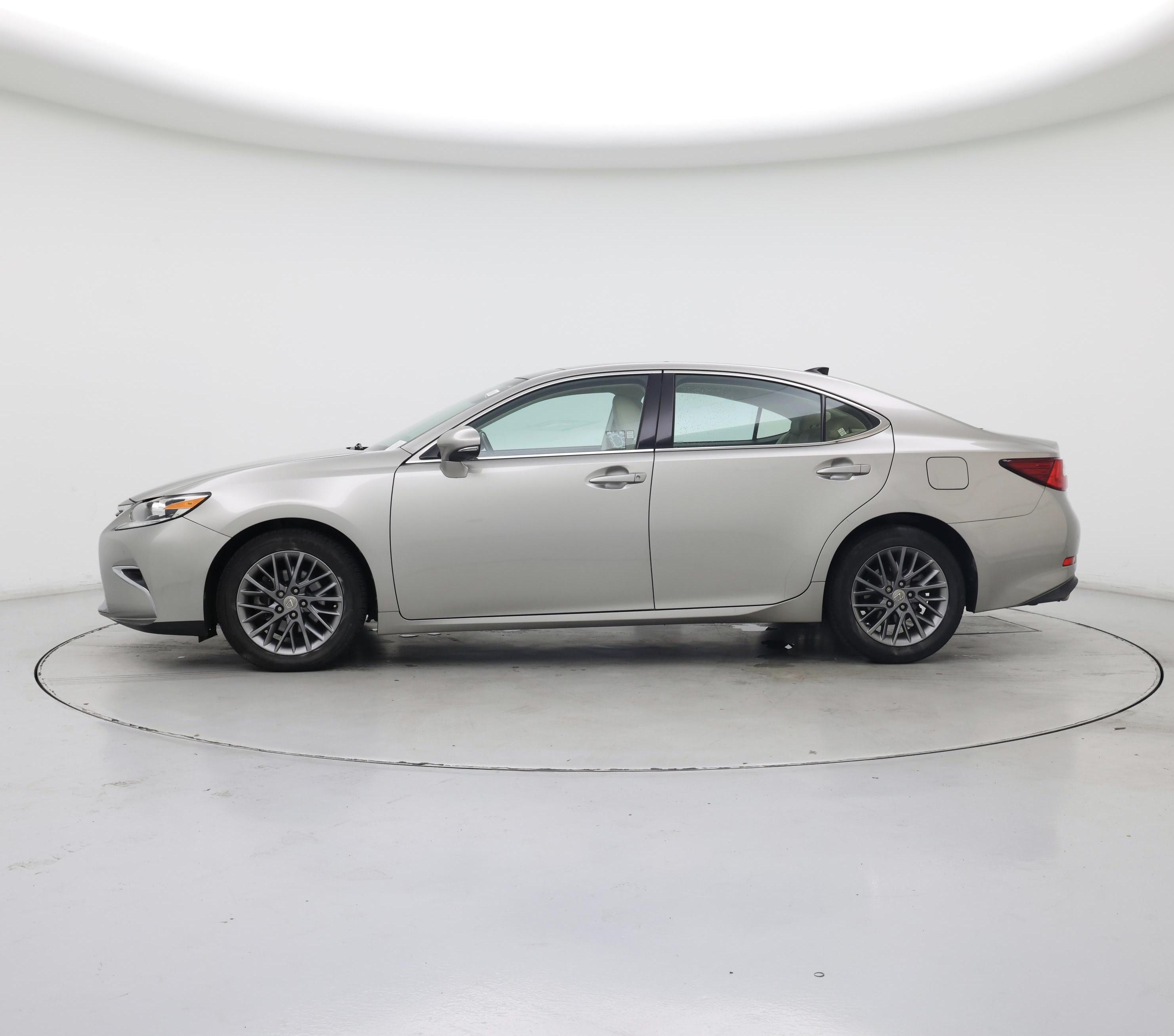 Thumbnail: 2018 Lexus ES - 3