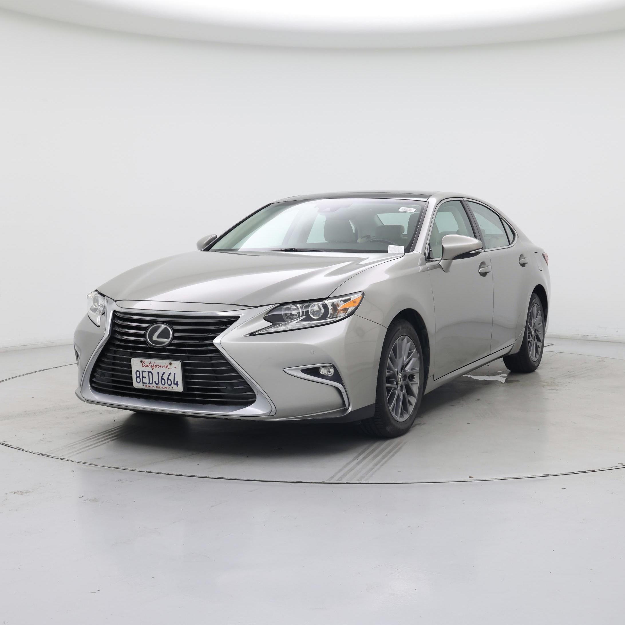 Thumbnail: 2018 Lexus ES - 4