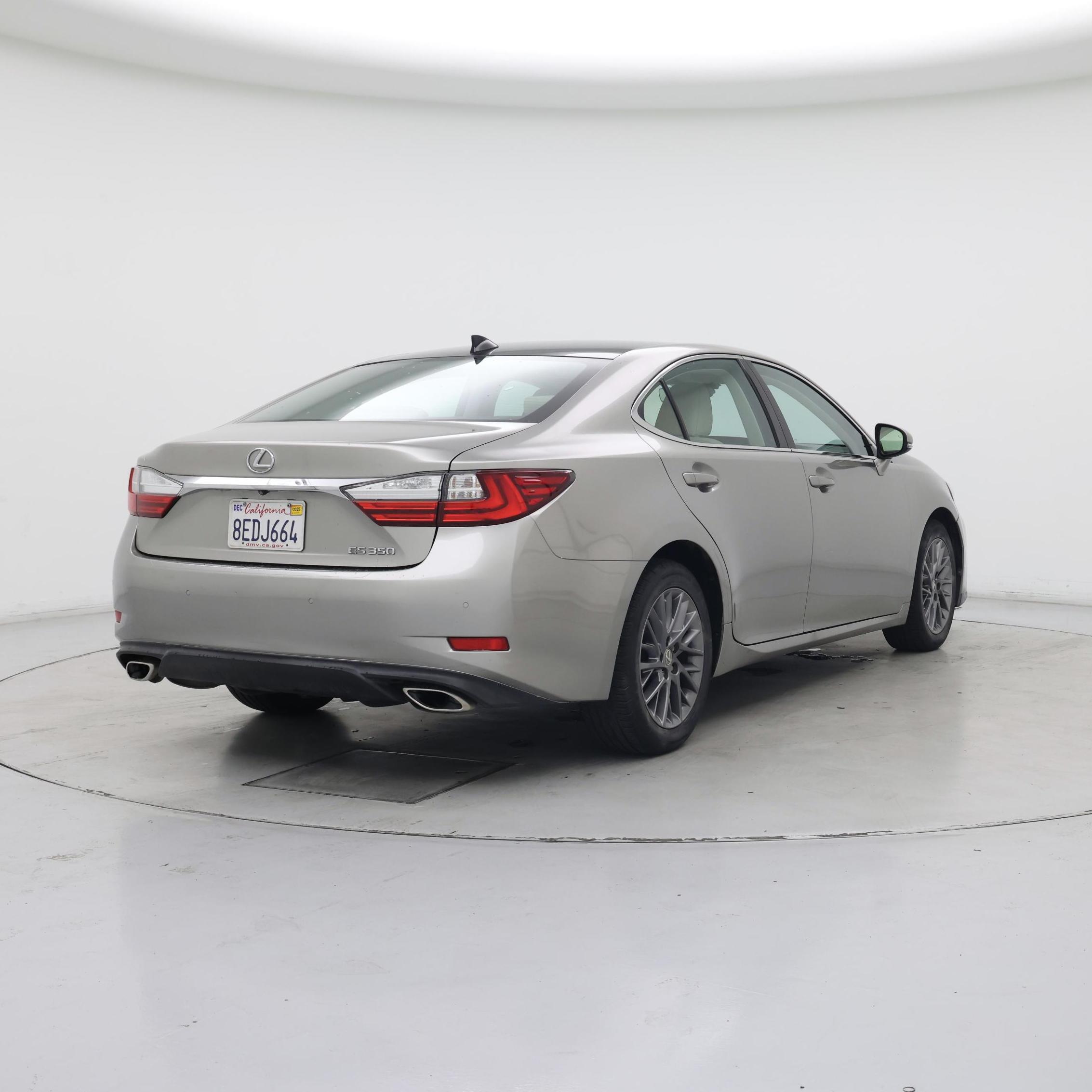 Thumbnail: 2018 Lexus ES - 8