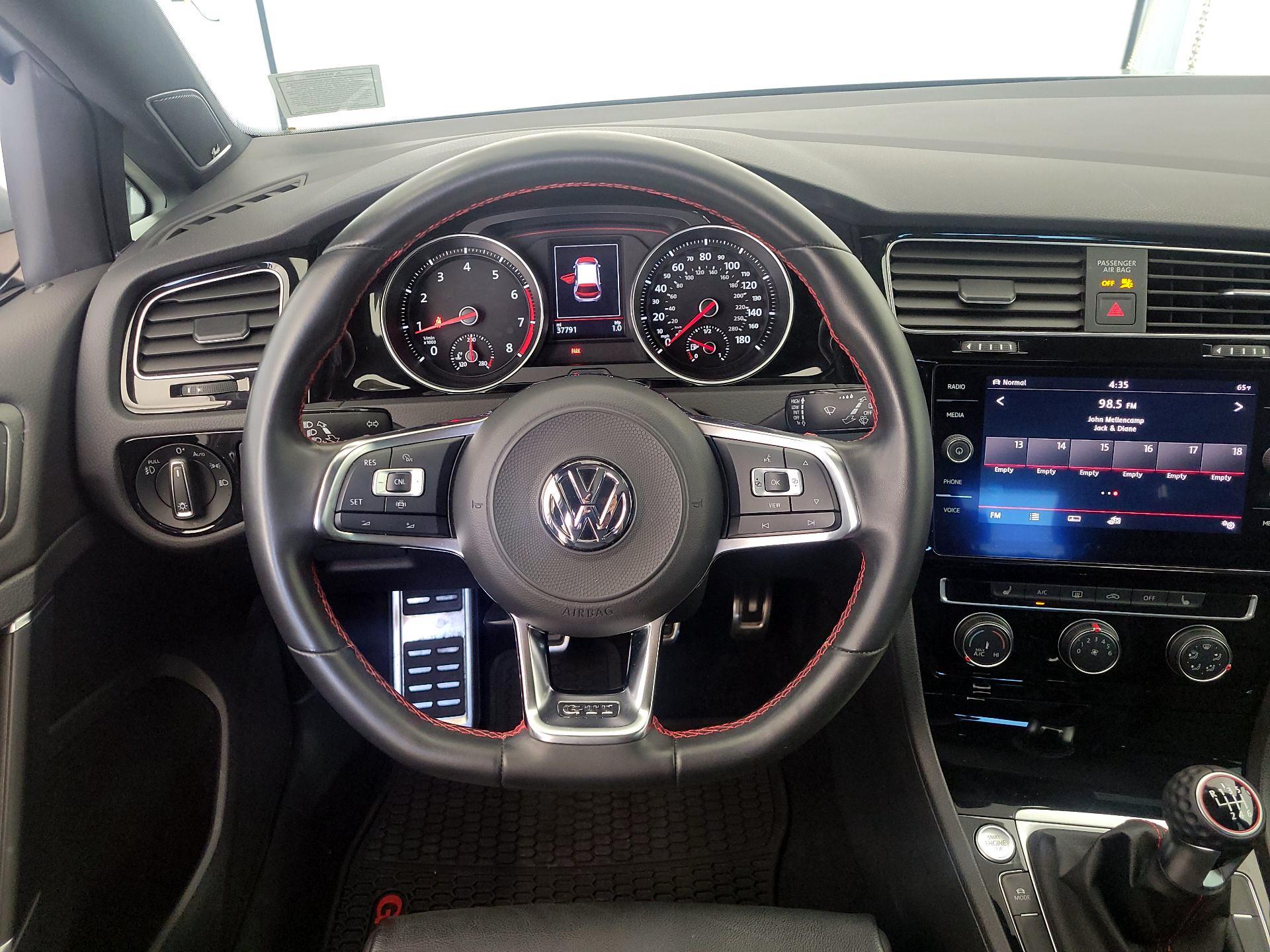 Thumbnail: 2019 Volkswagen Golf - 10