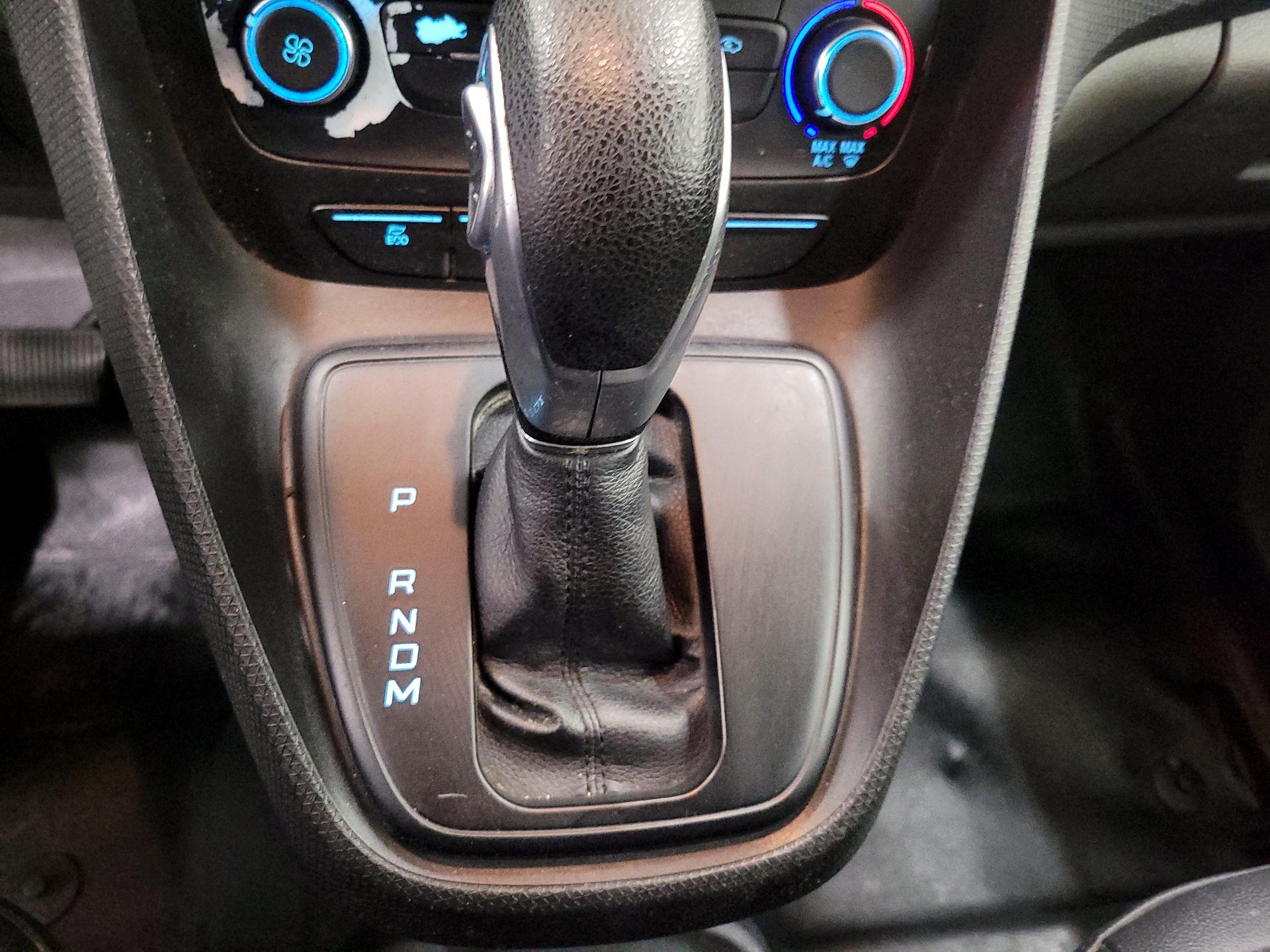 Thumbnail: 2019 Ford Transit Series - 17