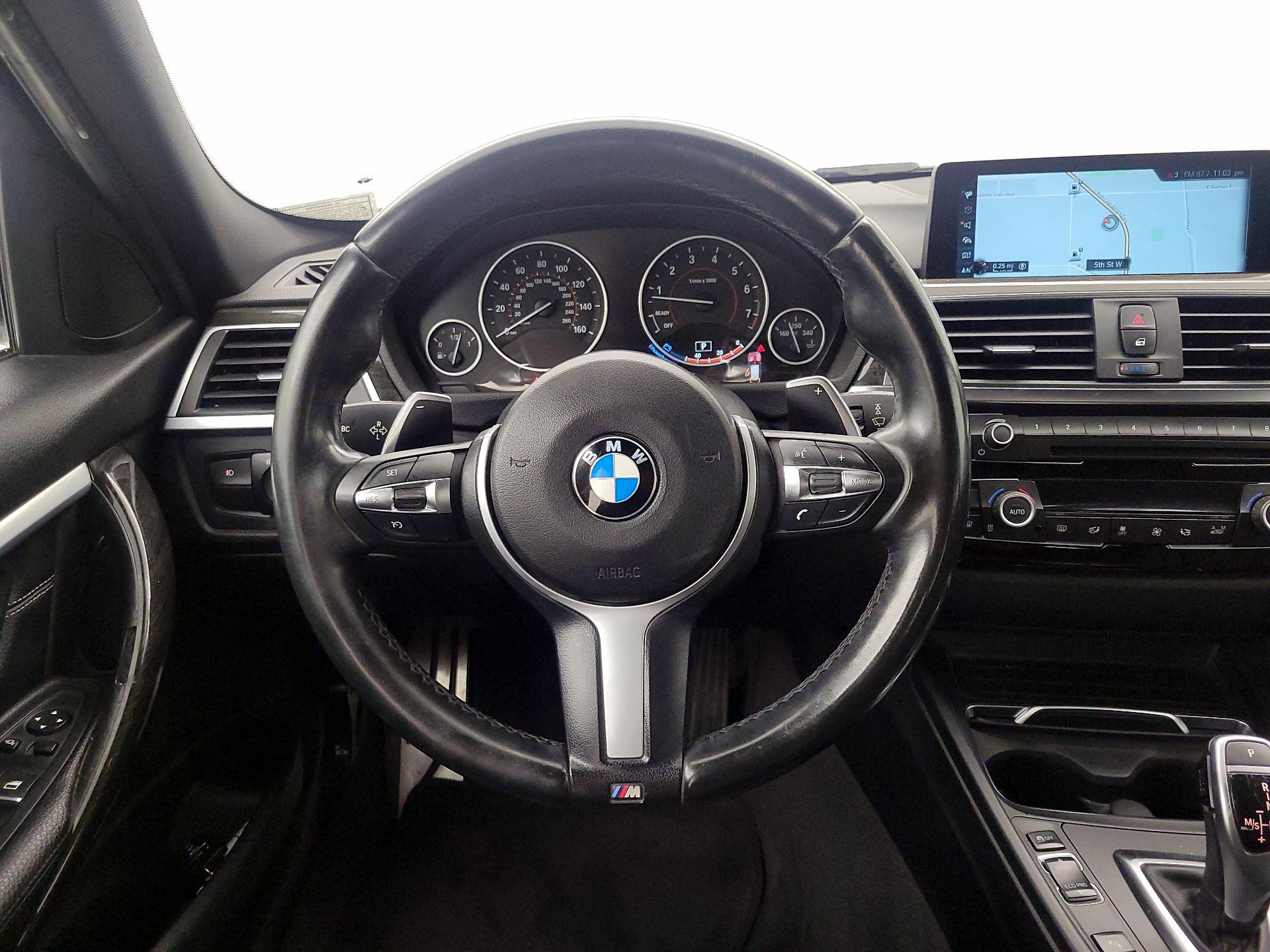 Thumbnail: 2017 BMW 3 Series - 10