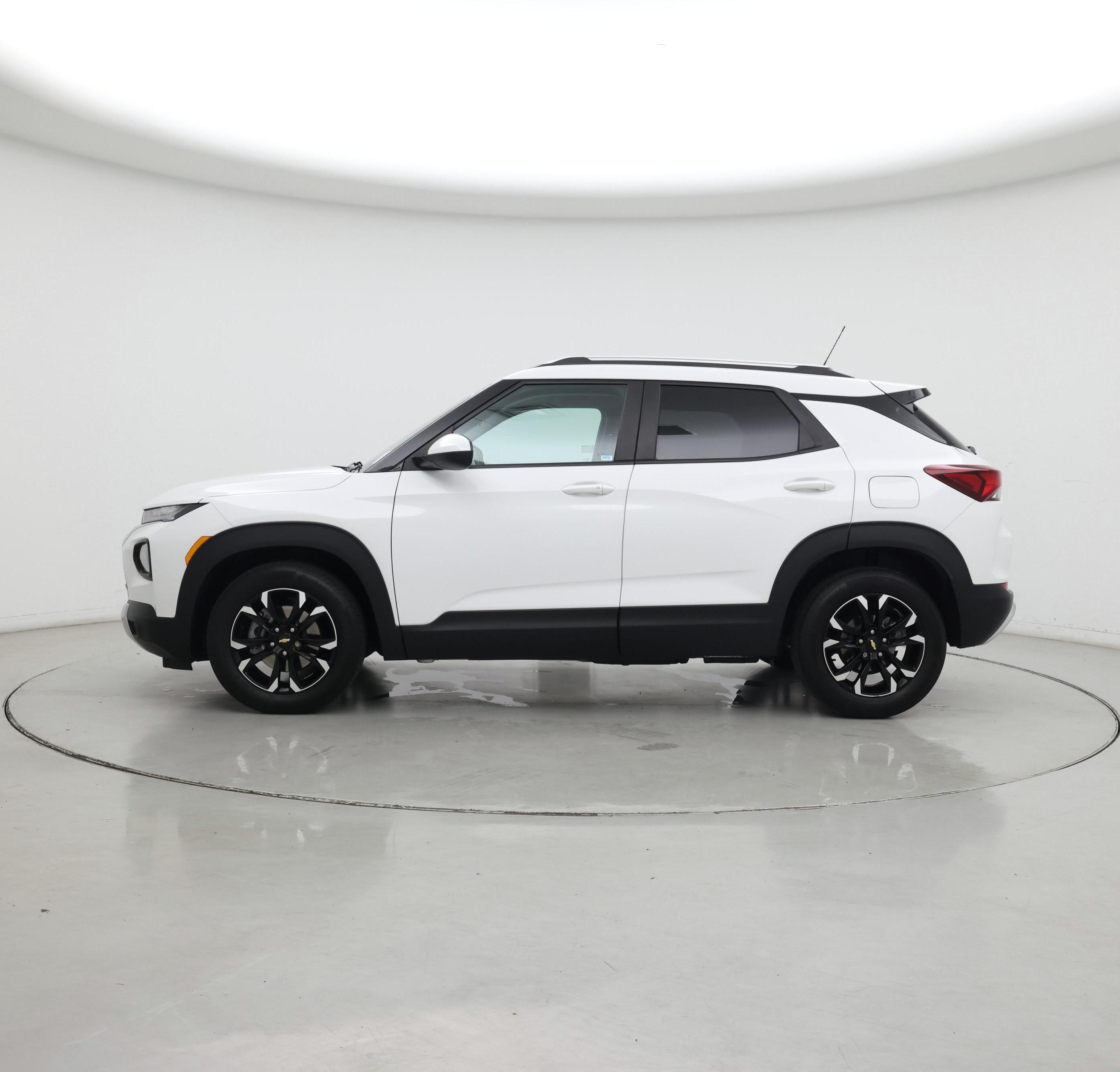 Thumbnail: 2023 Chevrolet TrailBlazer - 3