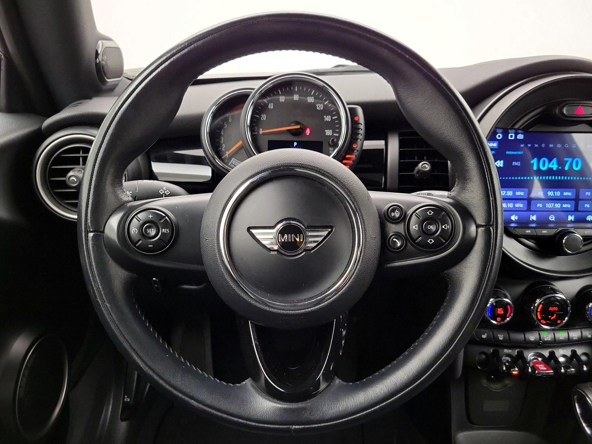 Thumbnail: 2015 MINI Cooper Hardtop - 10