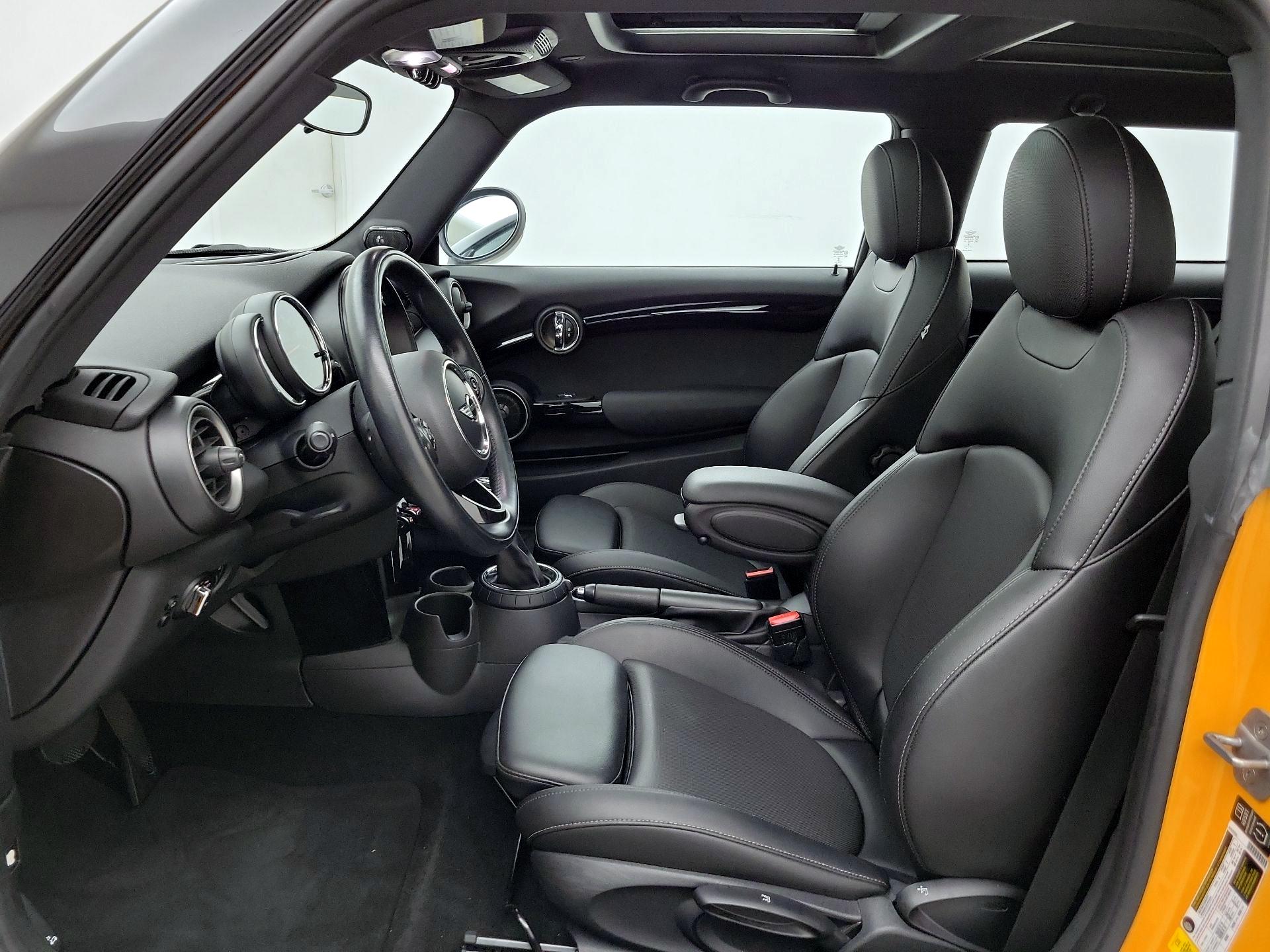 Thumbnail: 2015 MINI Cooper Hardtop - 11