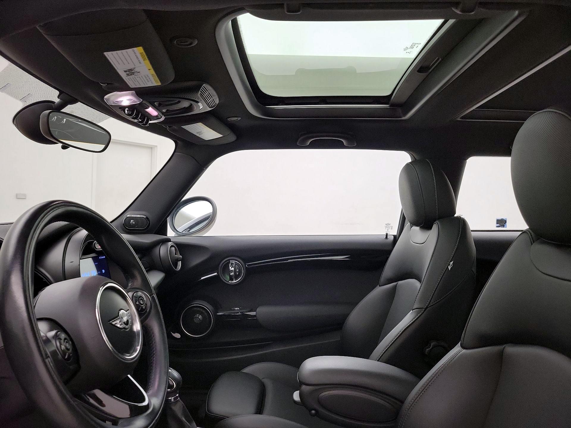 Thumbnail: 2015 MINI Cooper Hardtop - 18