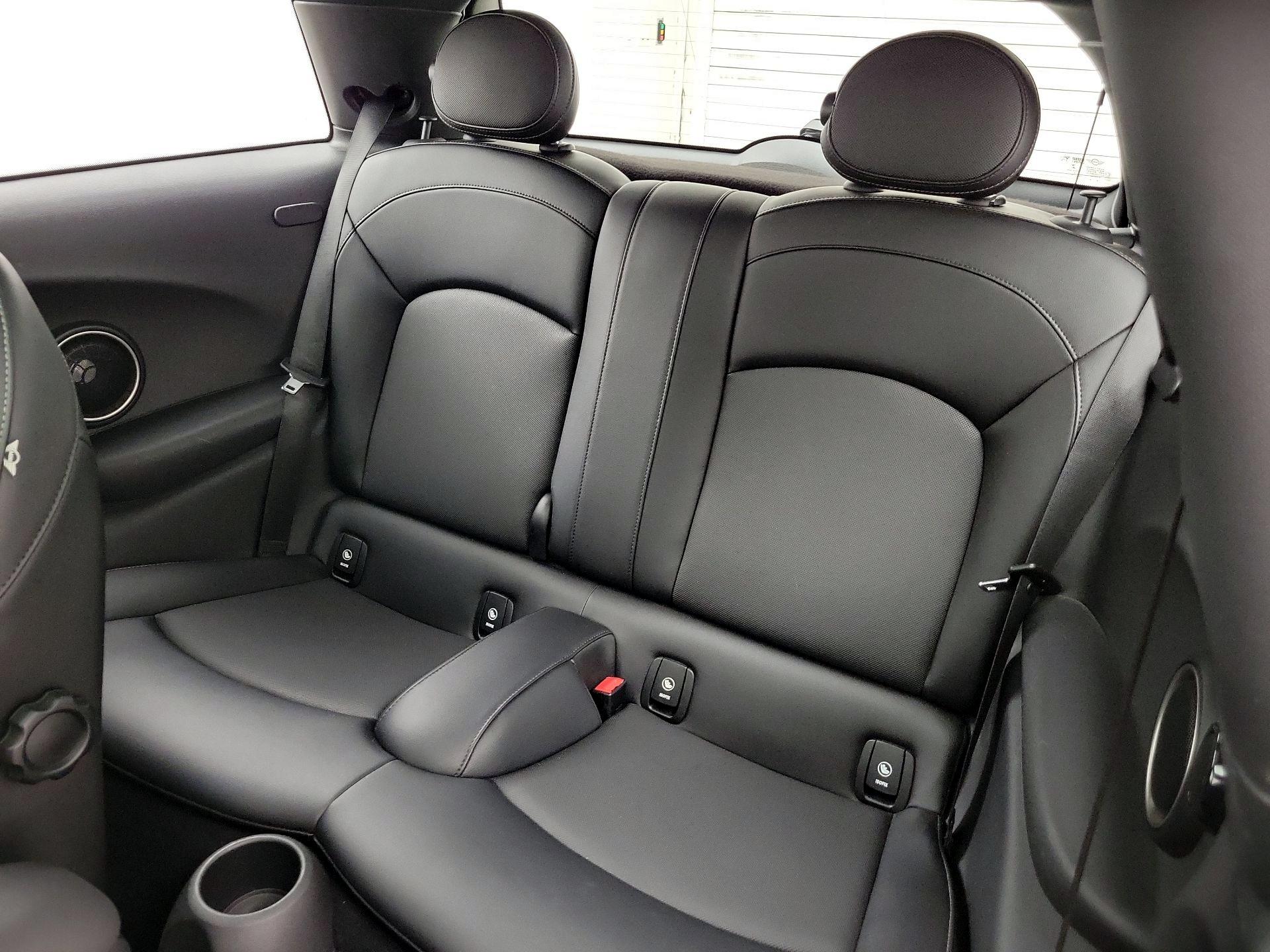 Thumbnail: 2015 MINI Cooper Hardtop - 19