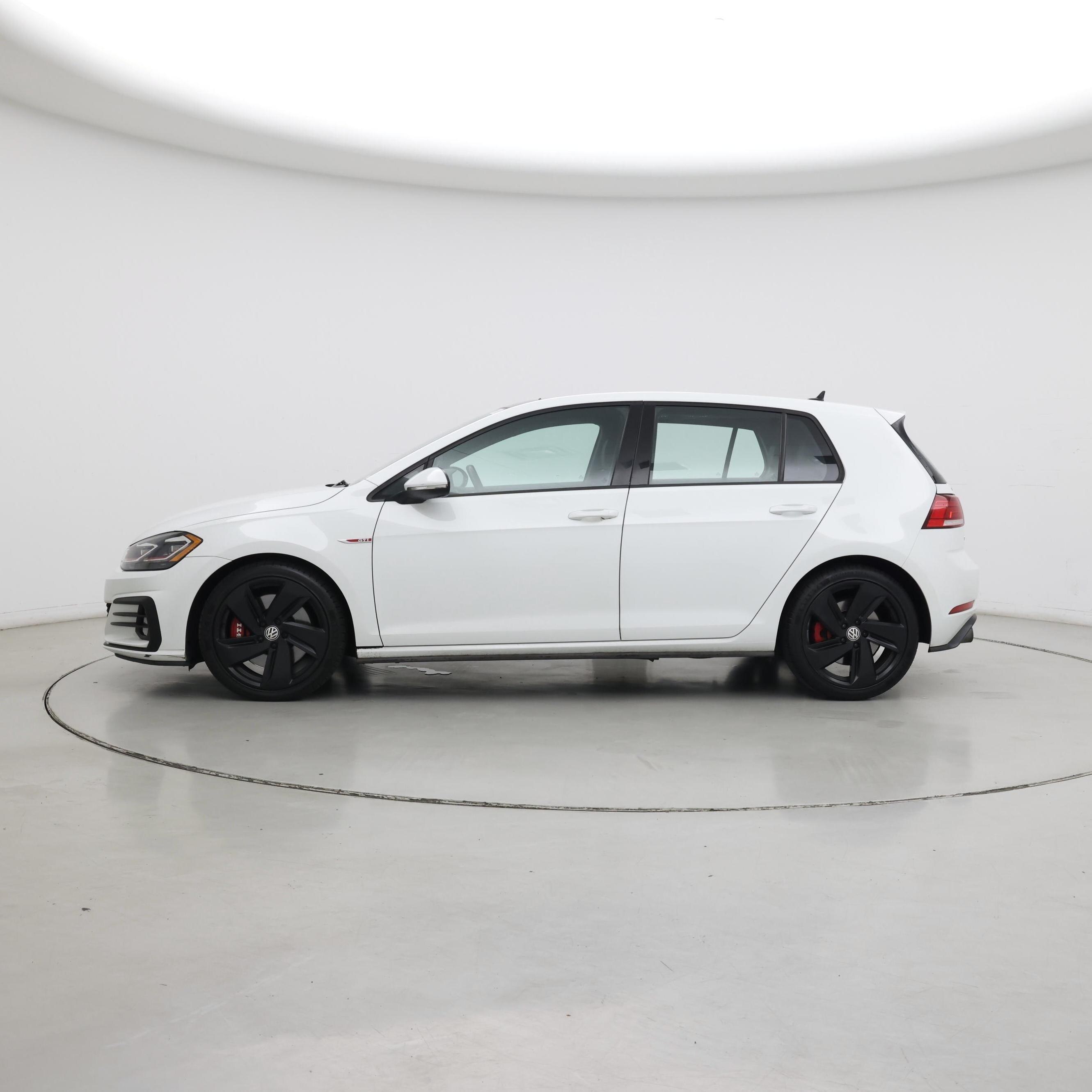 Thumbnail: 2018 Volkswagen Golf - 3