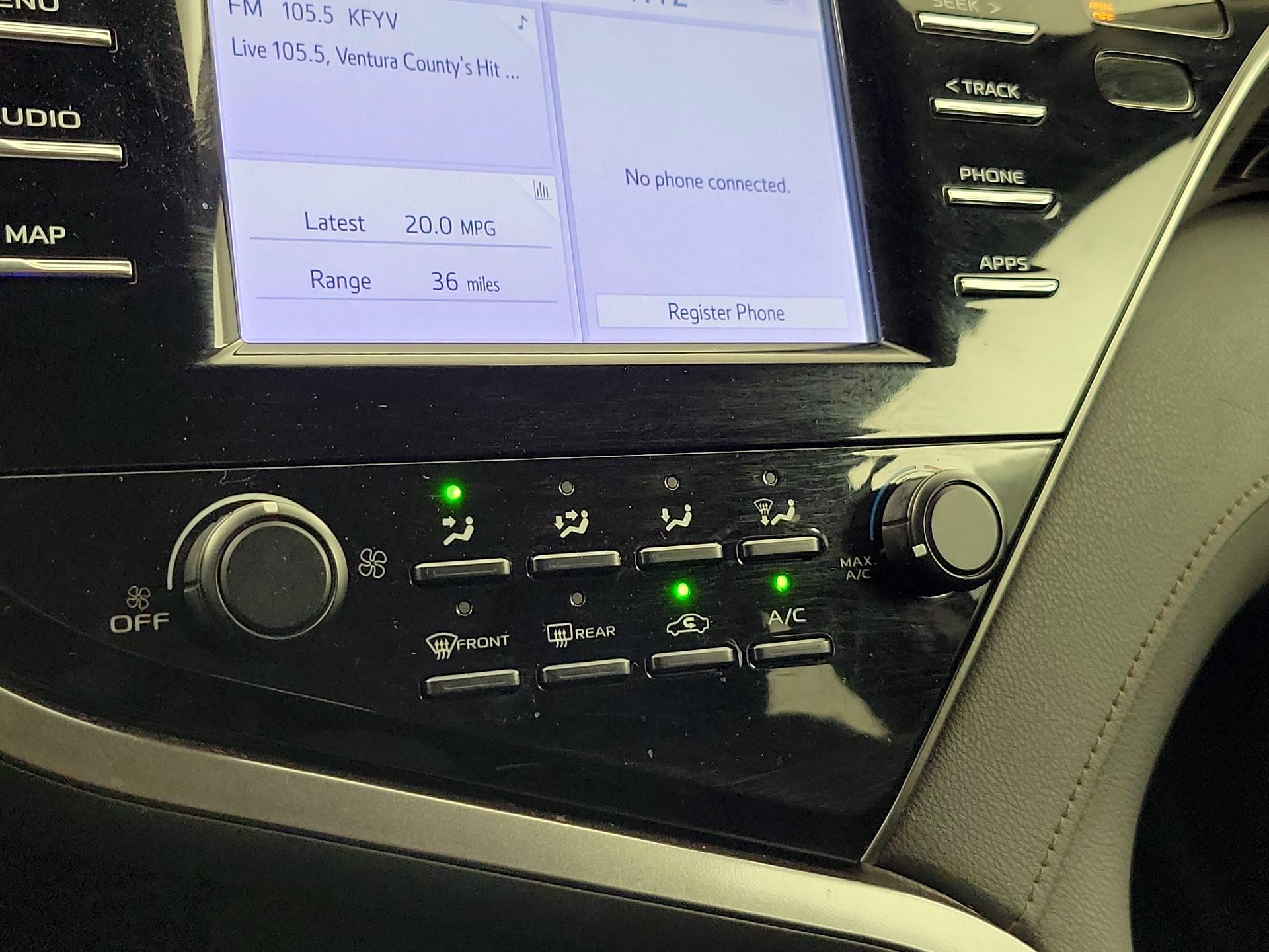 Thumbnail: 2019 Toyota Camry - 16