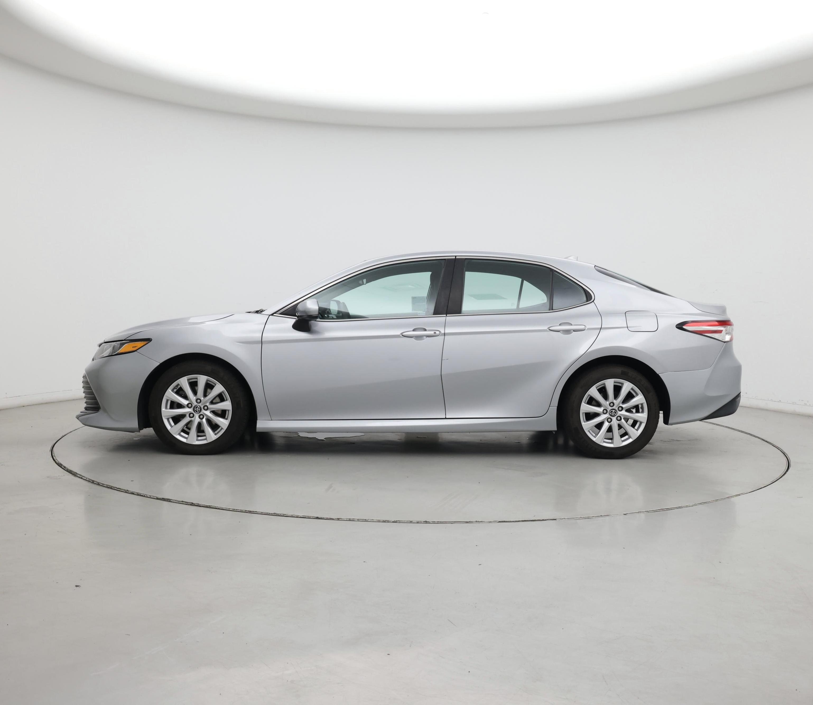 Thumbnail: 2019 Toyota Camry - 3