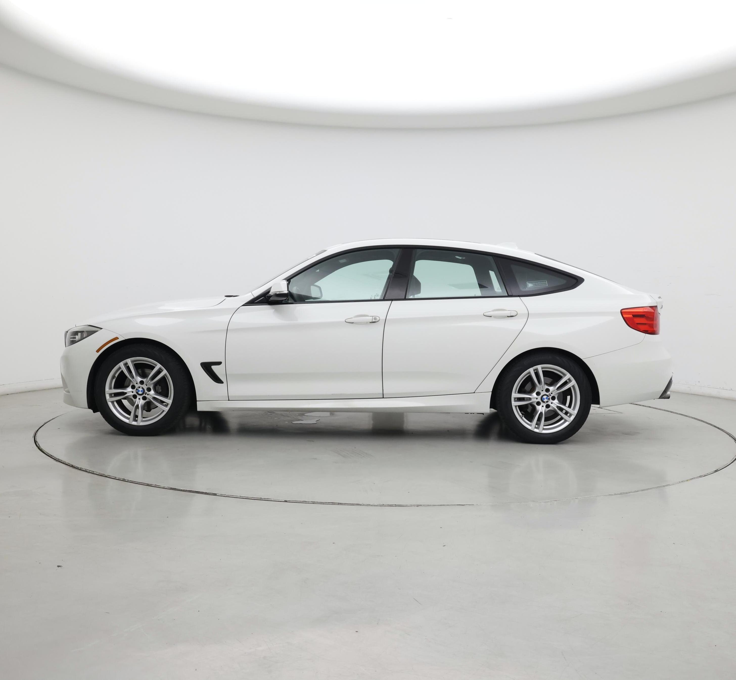 Thumbnail: 2015 BMW 3 Series - 3