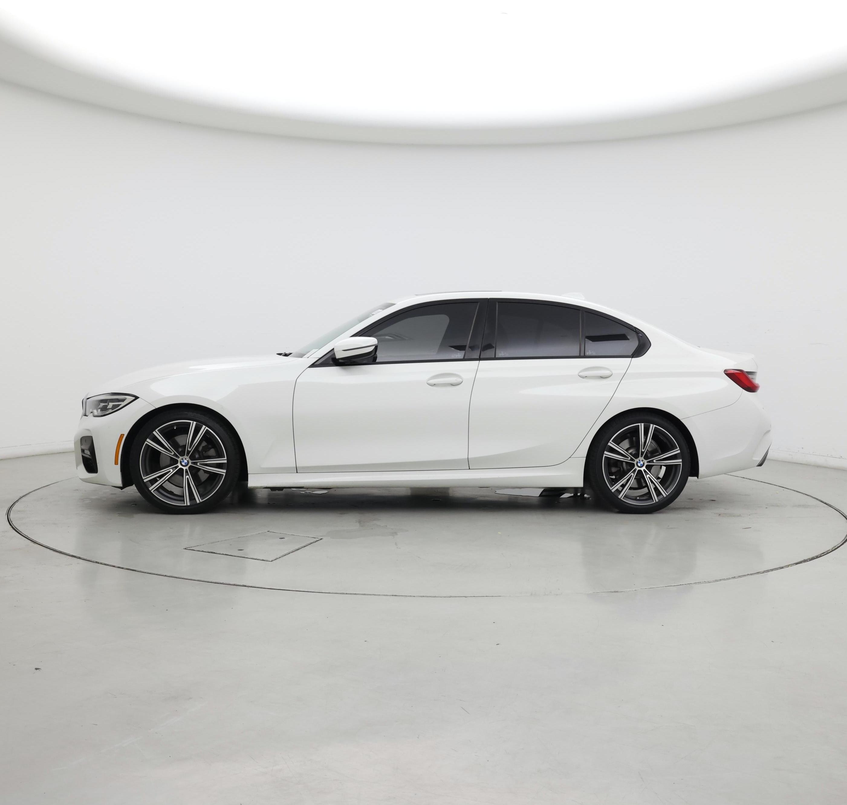 Thumbnail: 2019 BMW 3 Series - 3