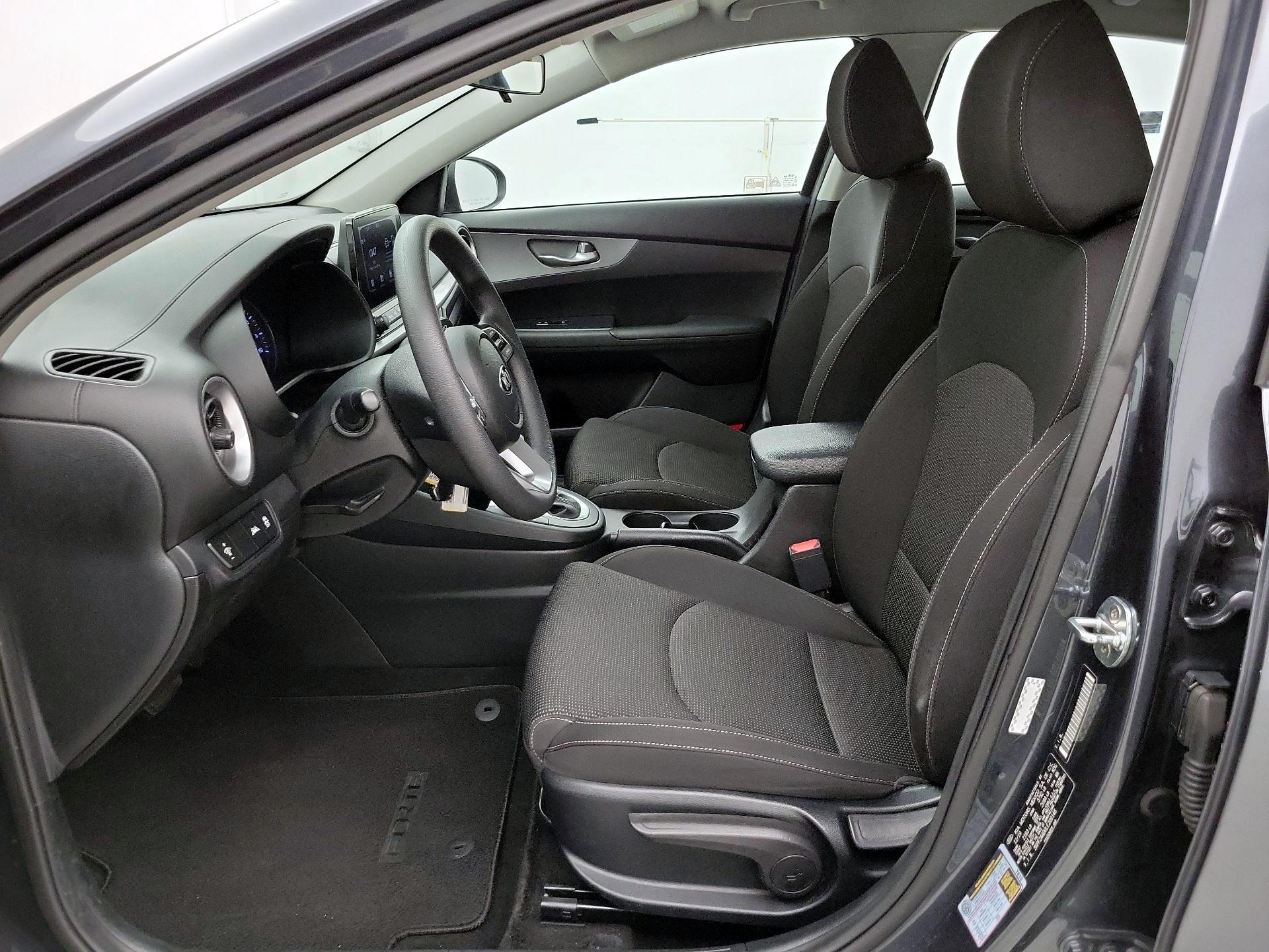 Thumbnail: 2020 Kia Forte - 11