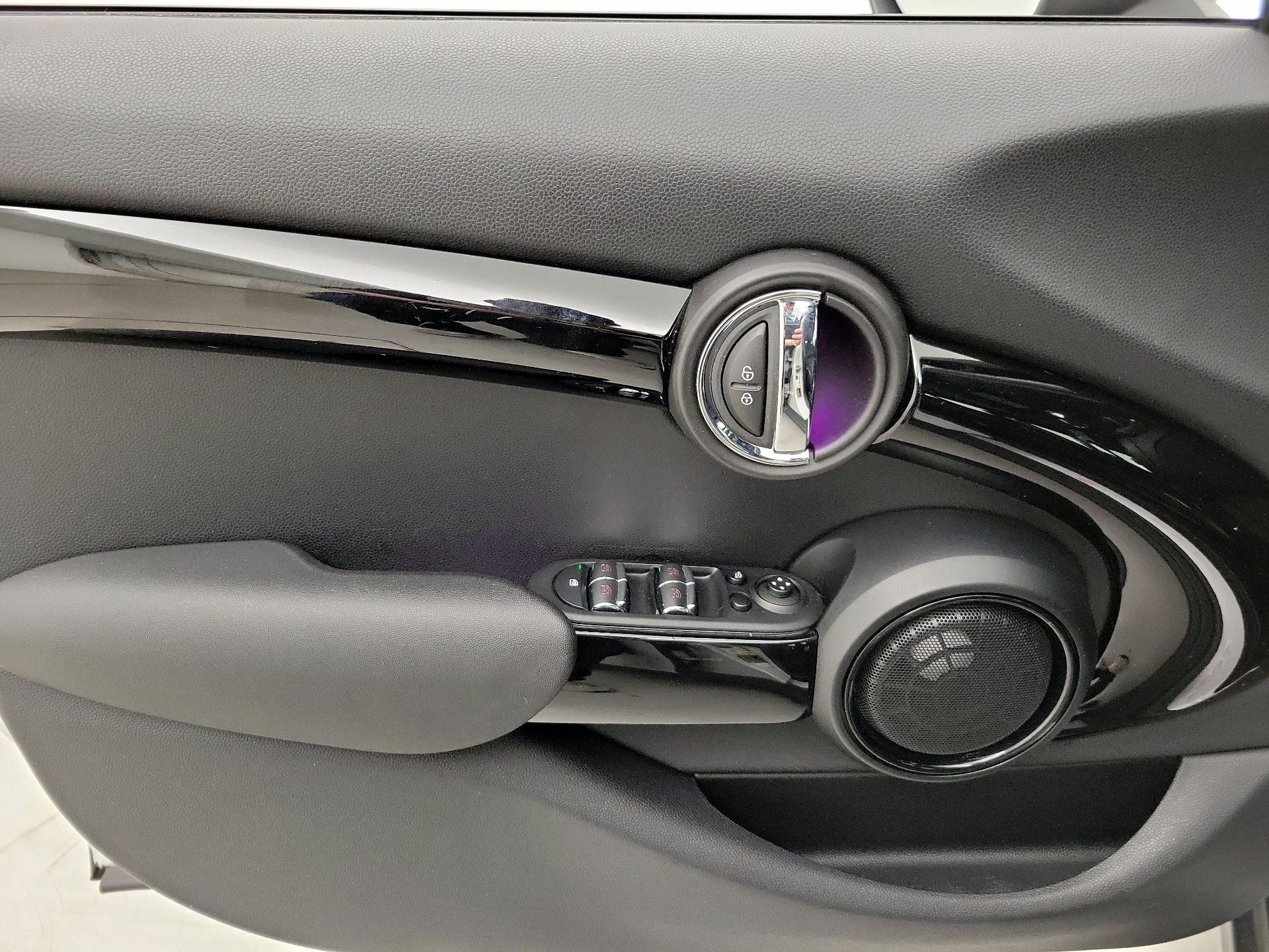 Thumbnail: 2019 MINI Cooper Hardtop - 12