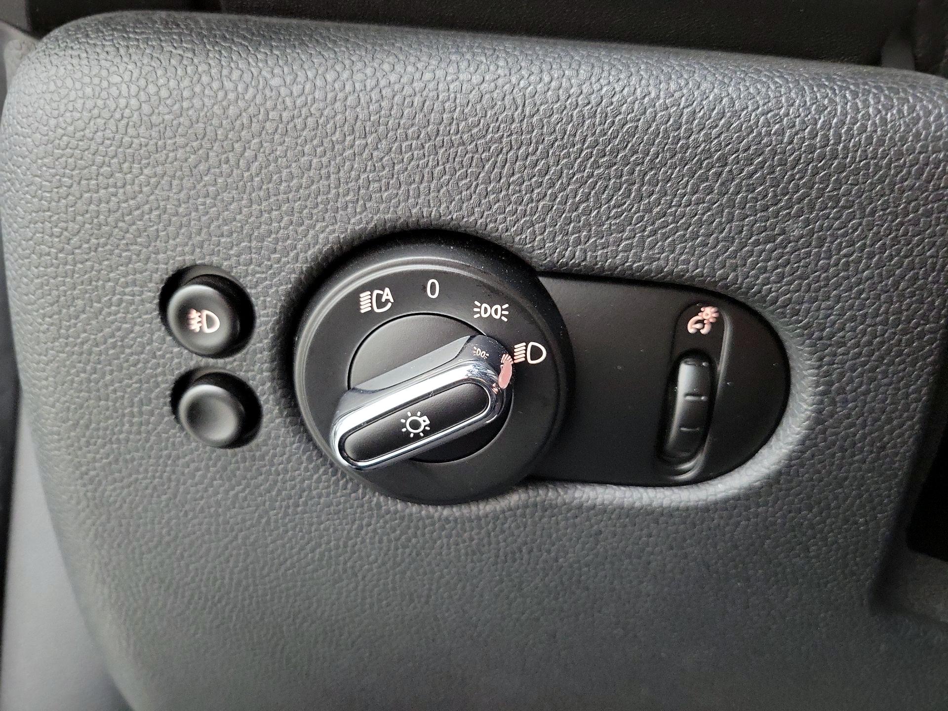 Thumbnail: 2019 MINI Cooper Hardtop - 13