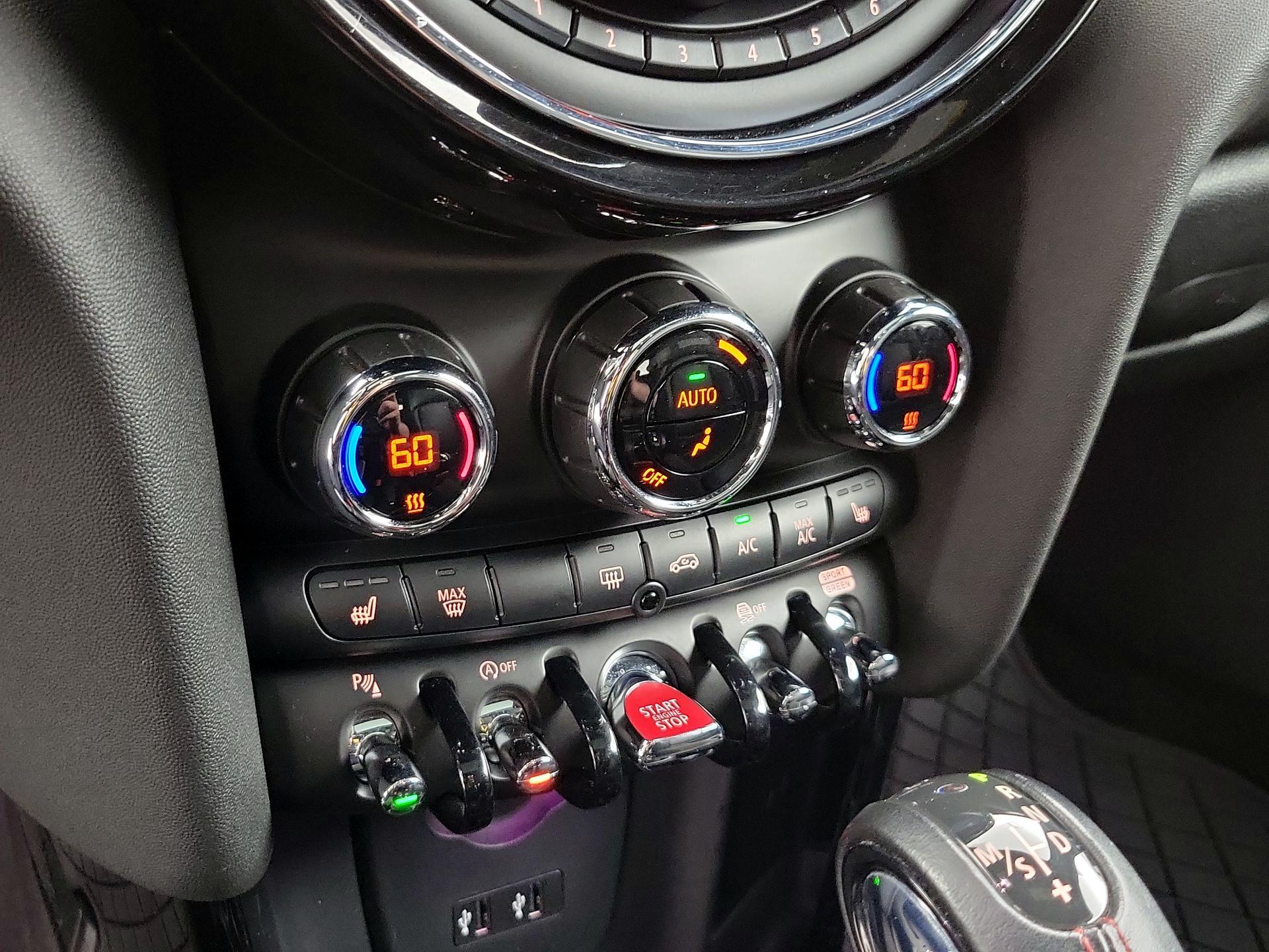 Thumbnail: 2019 MINI Cooper Hardtop - 17