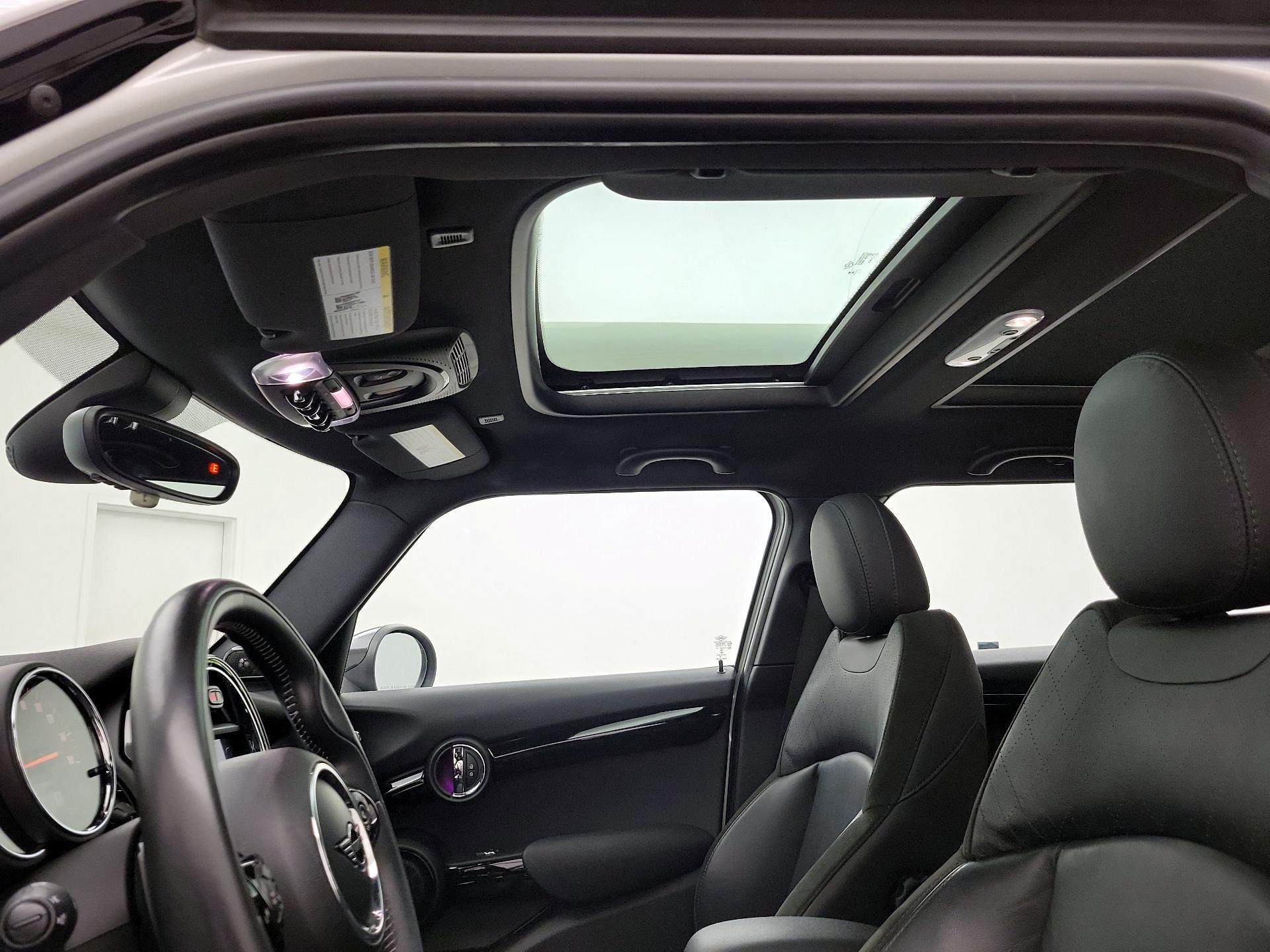 Thumbnail: 2019 MINI Cooper Hardtop - 20