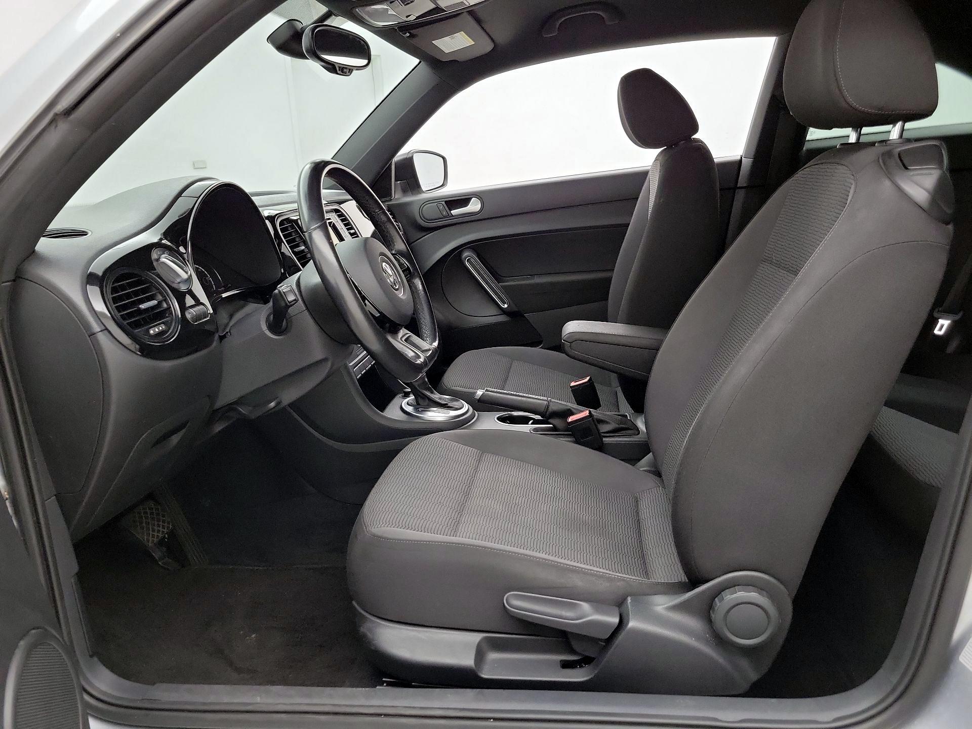 Thumbnail: 2016 Volkswagen Beetle - 11