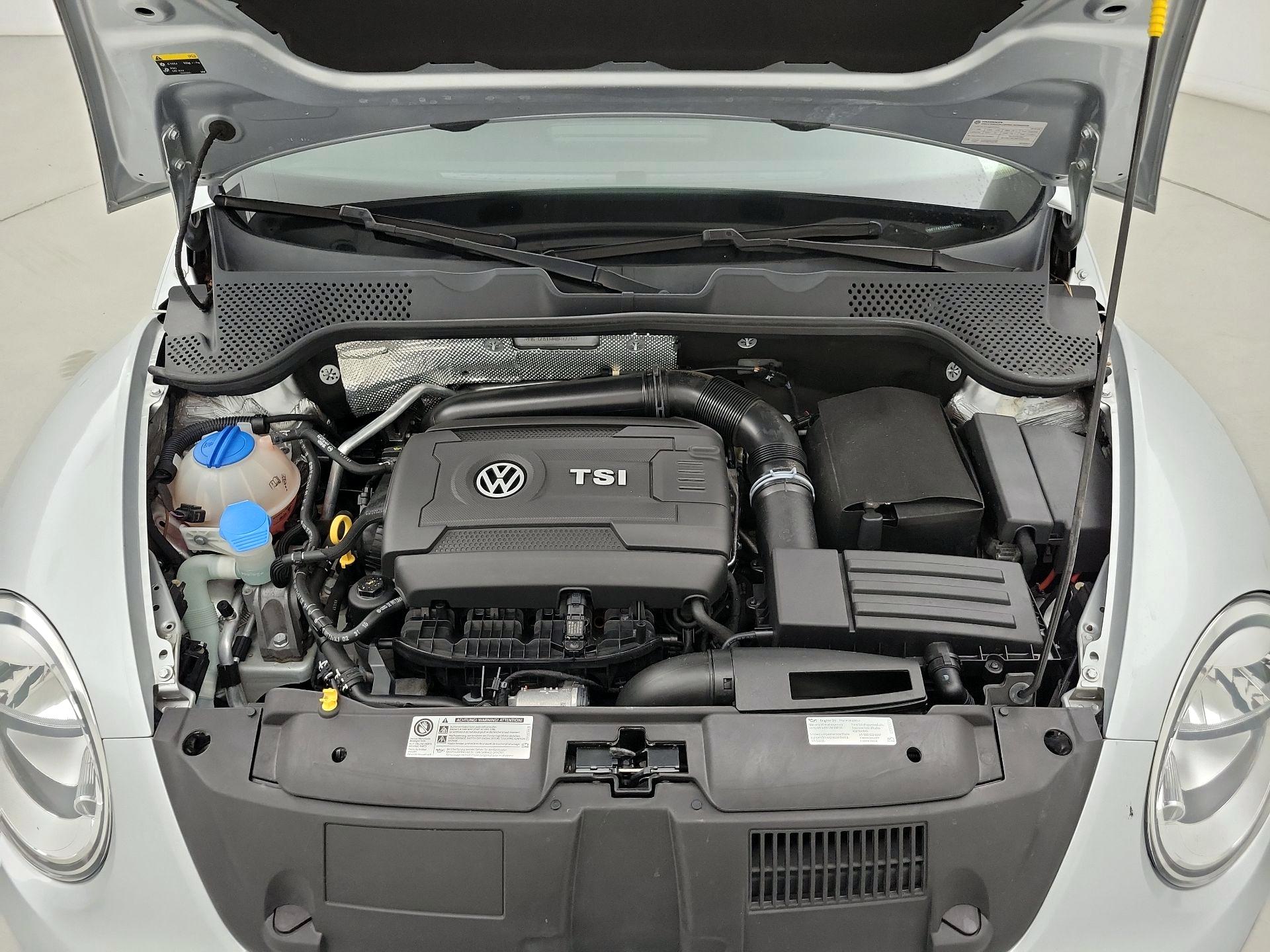 Thumbnail: 2016 Volkswagen Beetle - 20