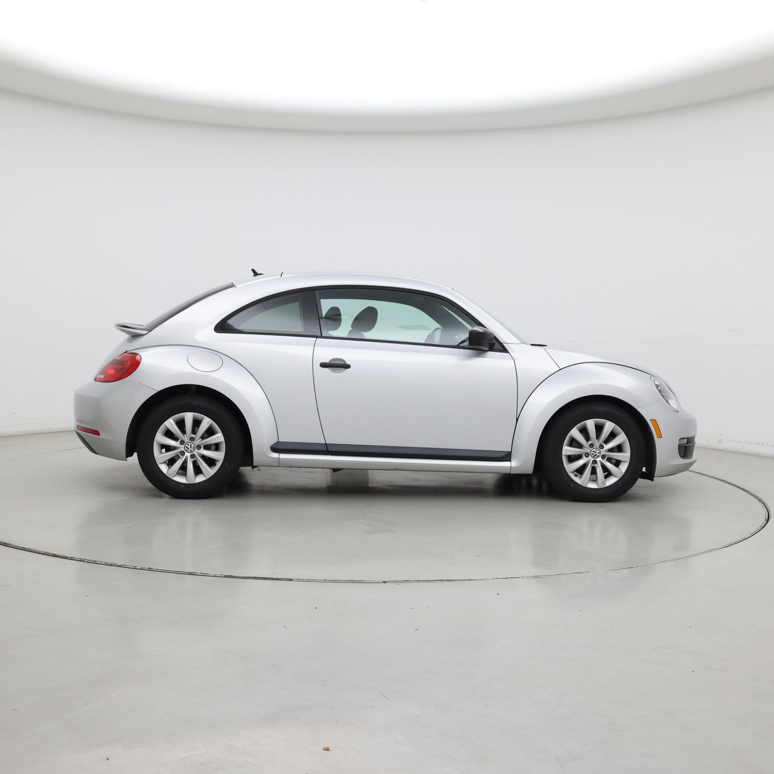 Thumbnail: 2016 Volkswagen Beetle - 7