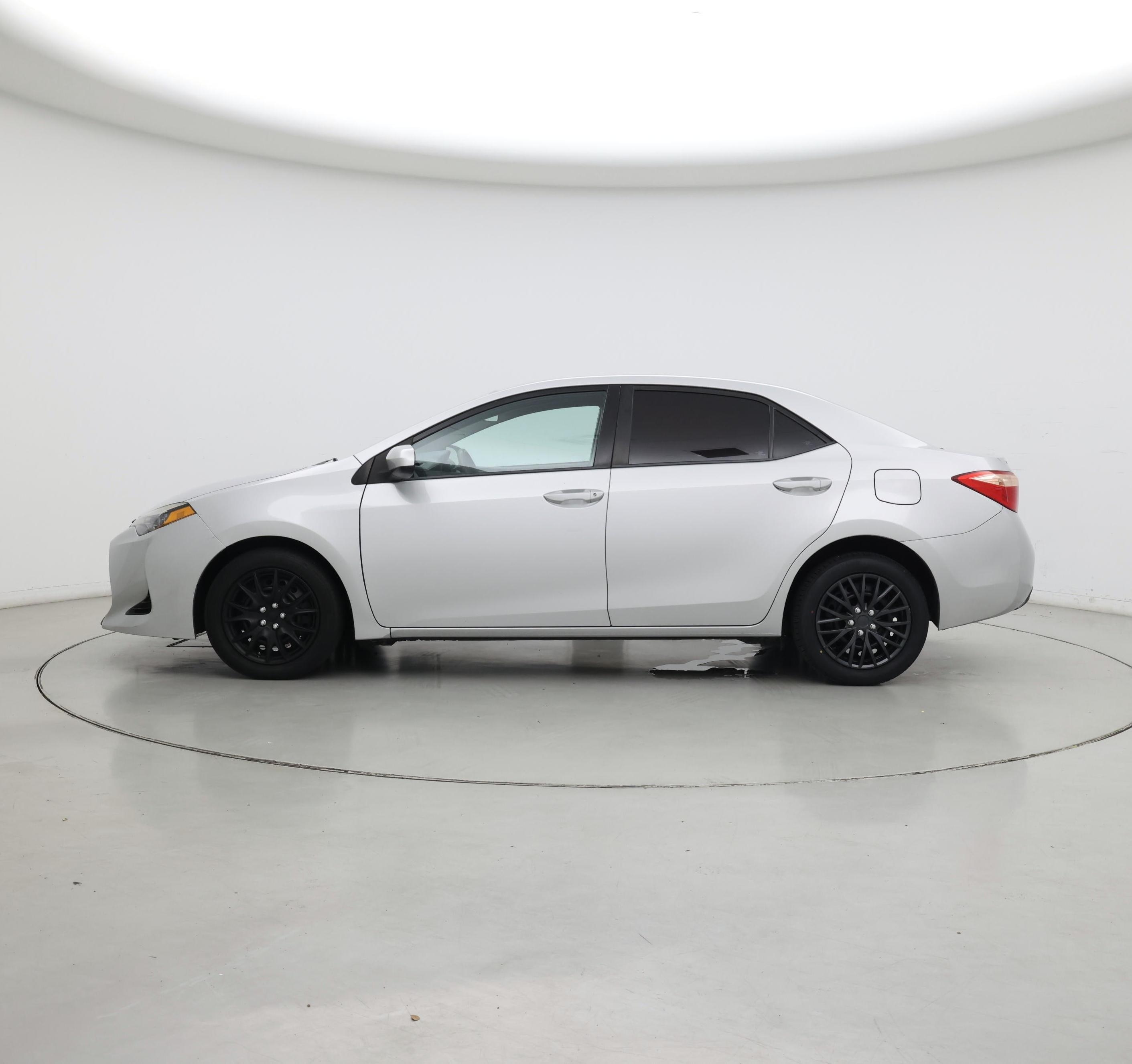 Thumbnail: 2018 Toyota Corolla - 3