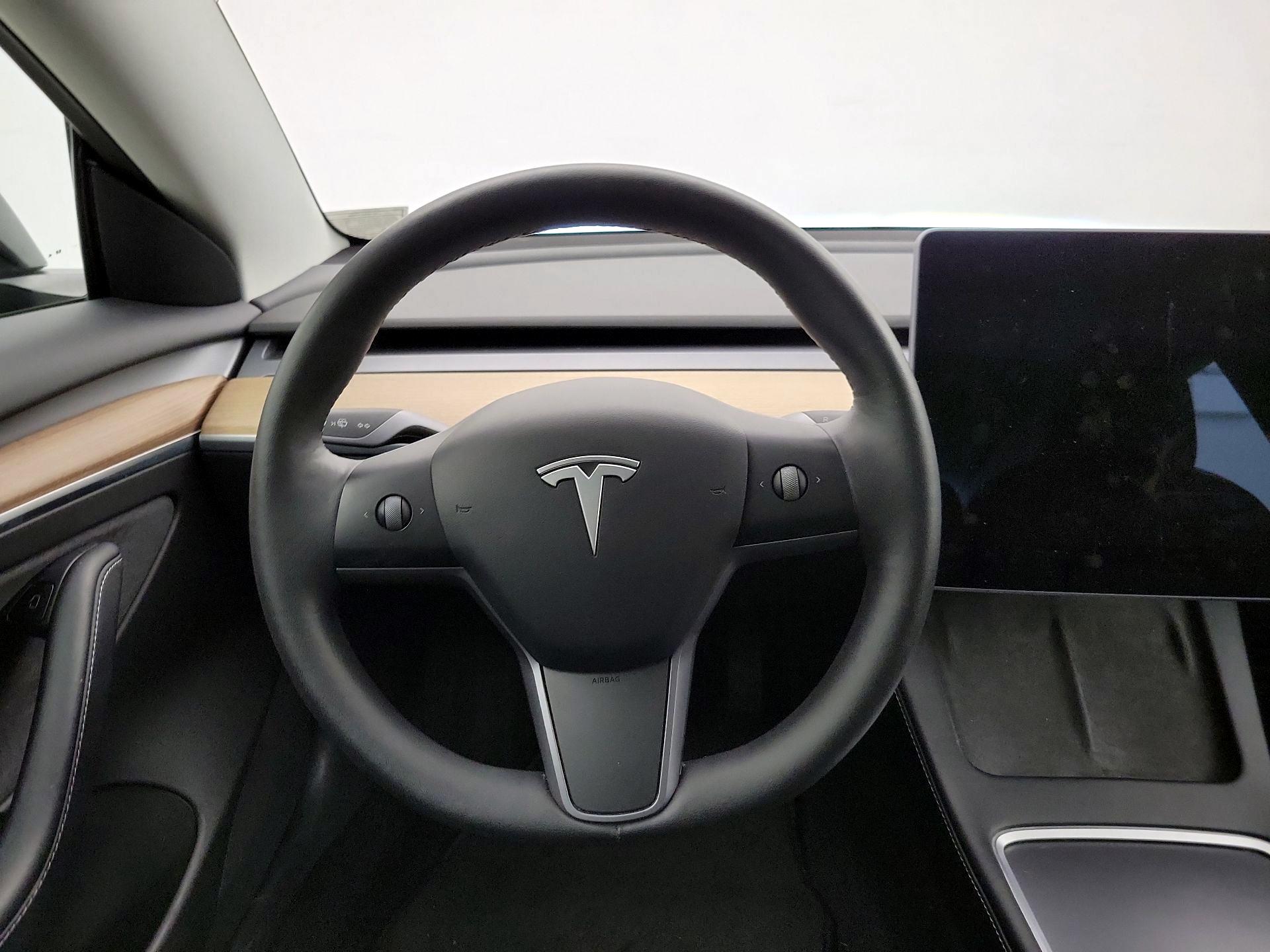 Thumbnail: 2022 Tesla Model 3 - 10
