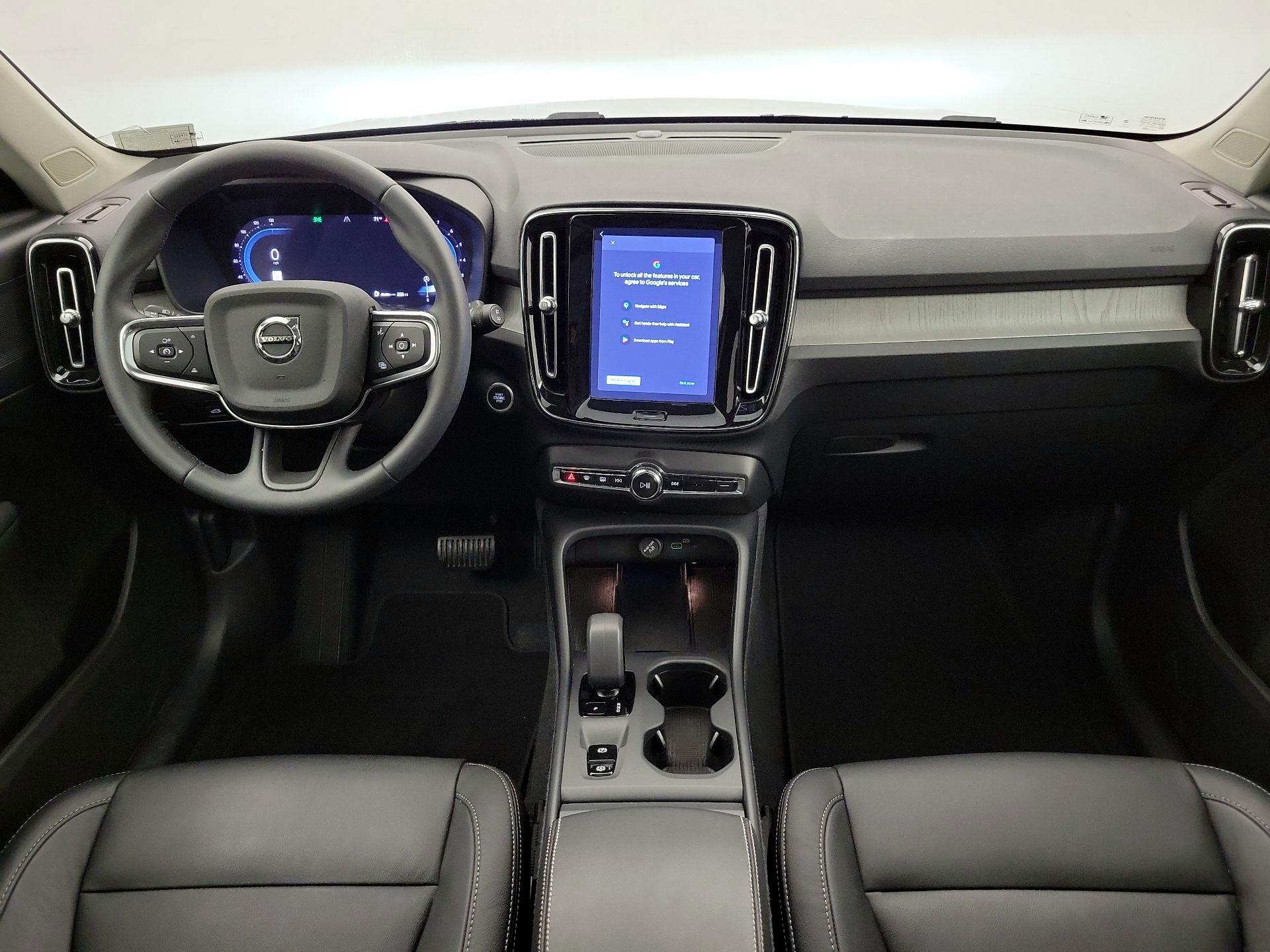 Thumbnail: 2024 Volvo XC40 - 9